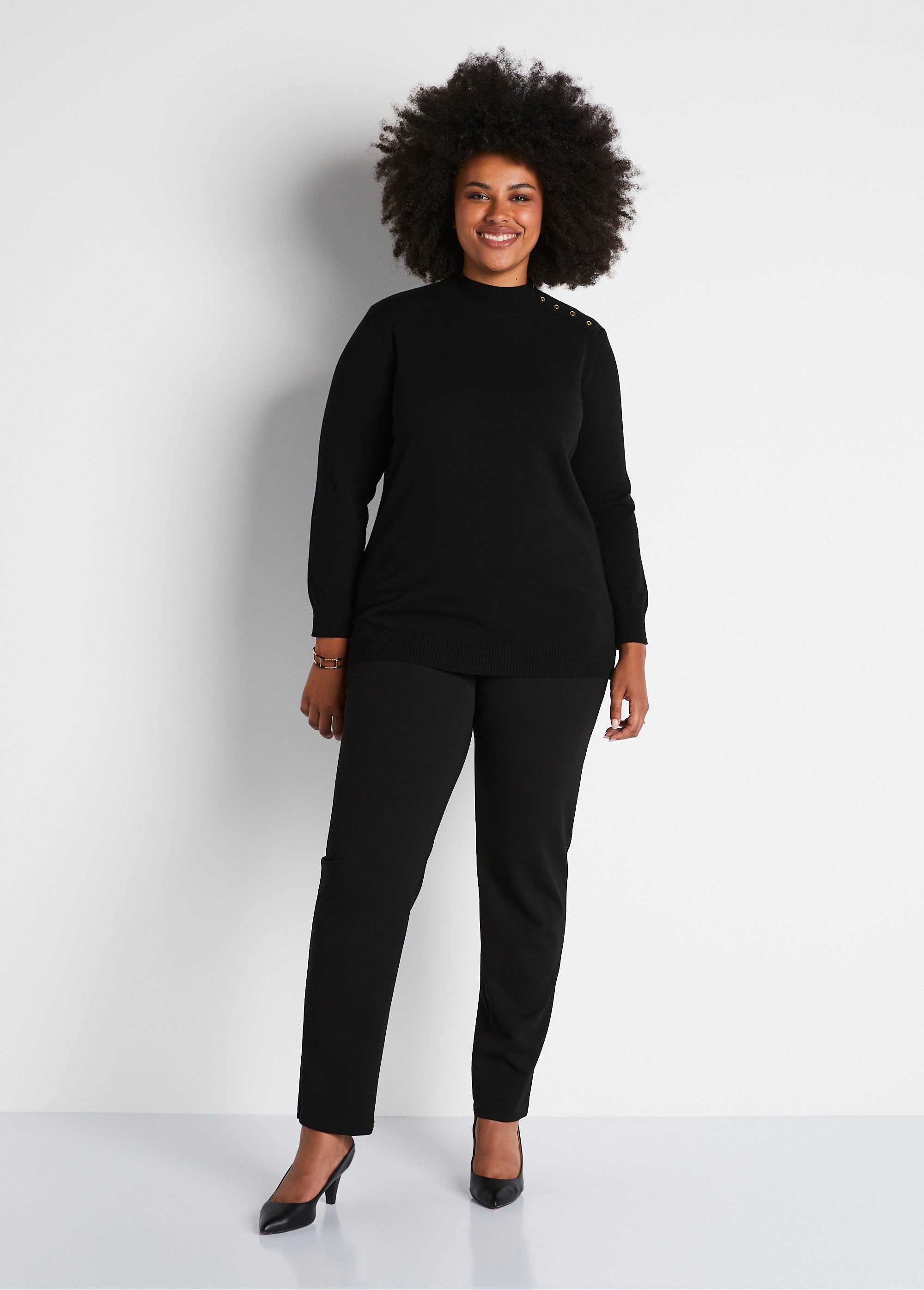 Maglione_con_fibre_riciclate,_lana_e_cashmere_NERO_SF1_curvy