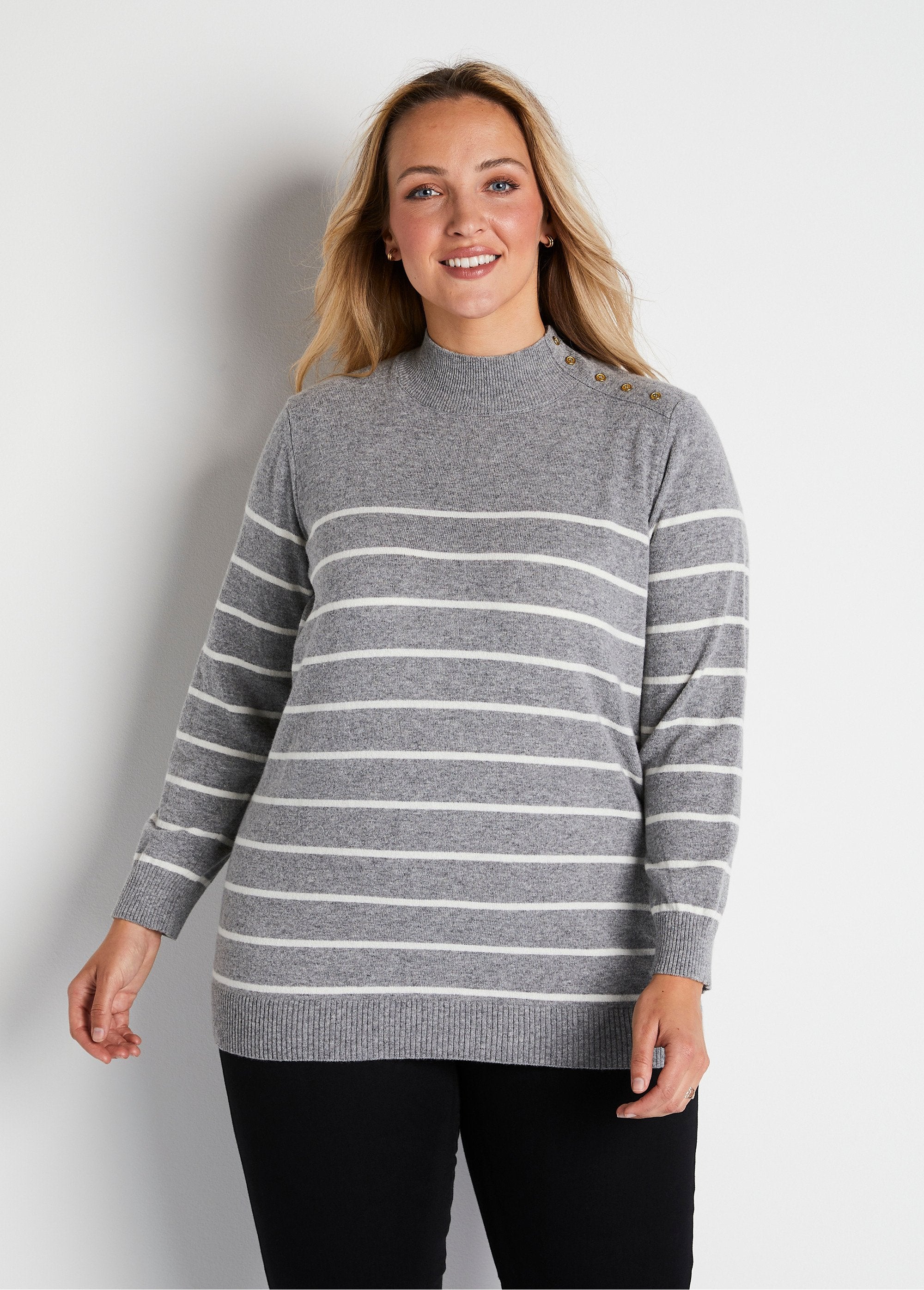 Maglione_con_fibre_riciclate,_lana_e_cashmere_Striscia_ecrù_FA1_curvy