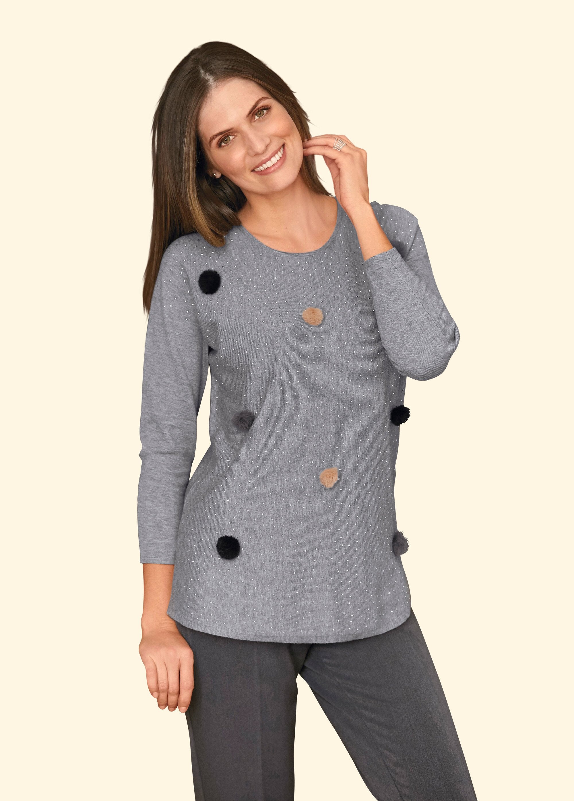 Maglione_con_nappe_e_strass_Gris_chine_FA1_slim