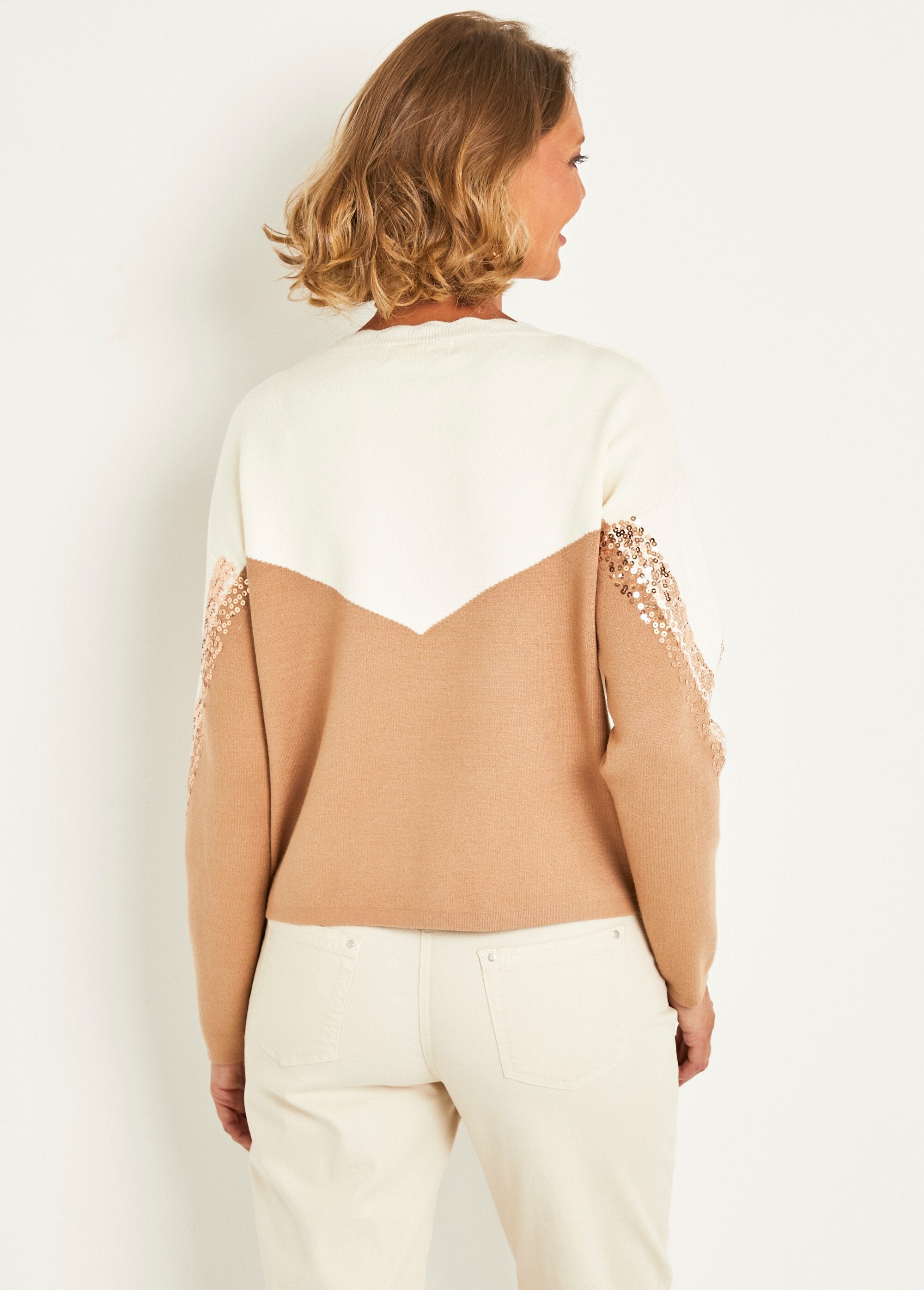 Maglia_bicolore_a_maniche_lunghe_in_paillettes_Beige_et_camel_DO1_slim