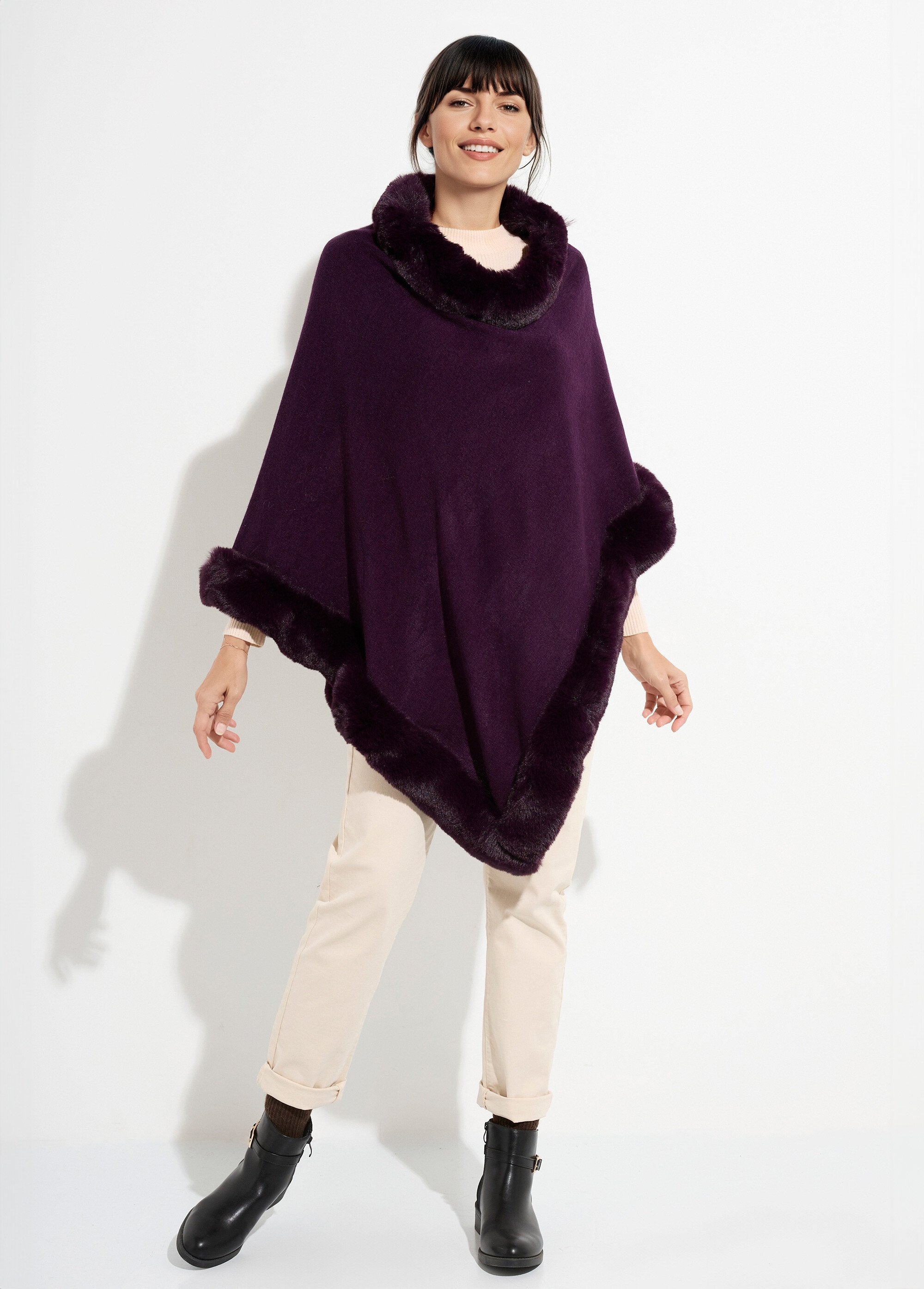 Mantella_in_maglina,_bordo_in_pelliccia_tono_su_tono_Prune_SF1_slim