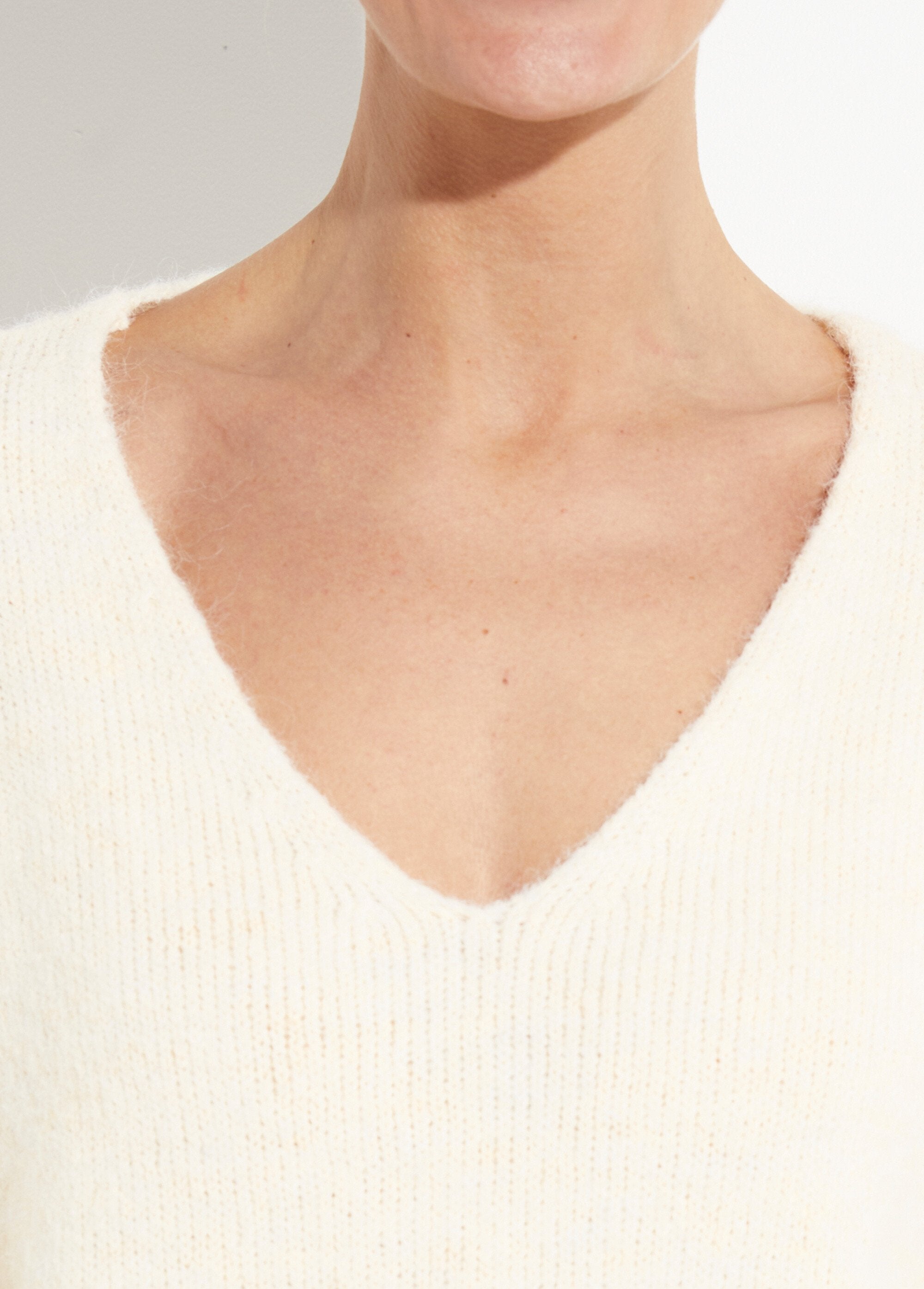 Caldo_maglione_2_in_1_con_maniche_in_pizzo_Ecru_DE1_slim