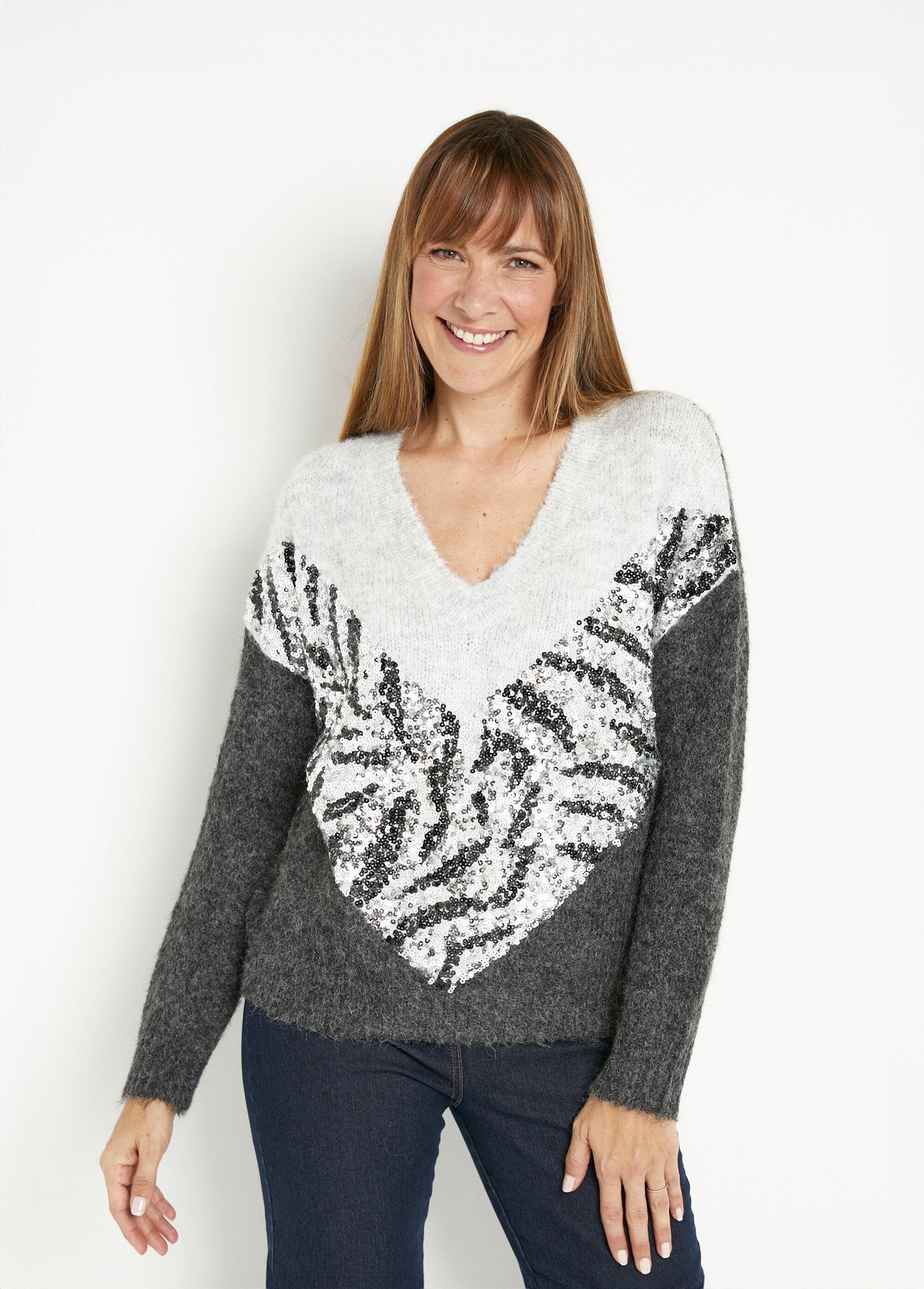 Caldo_maglione_bicolore_con_scollo_a_V_e_paillettes_Gris_FA1_slim