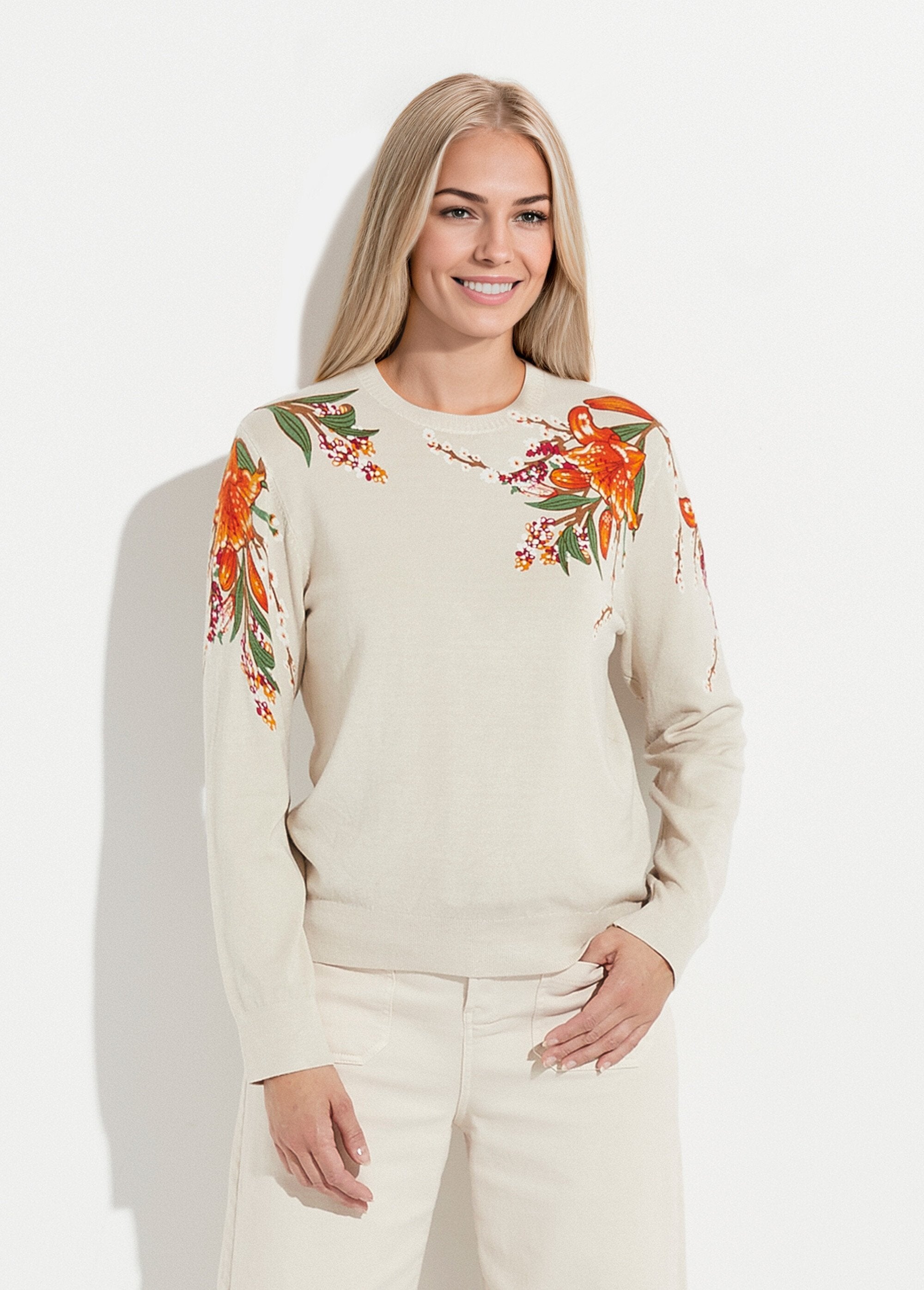 Maglia_a_maniche_lunghe_con_stampa_floreale_e_scollo_rotondo_Beige_FA1_slim