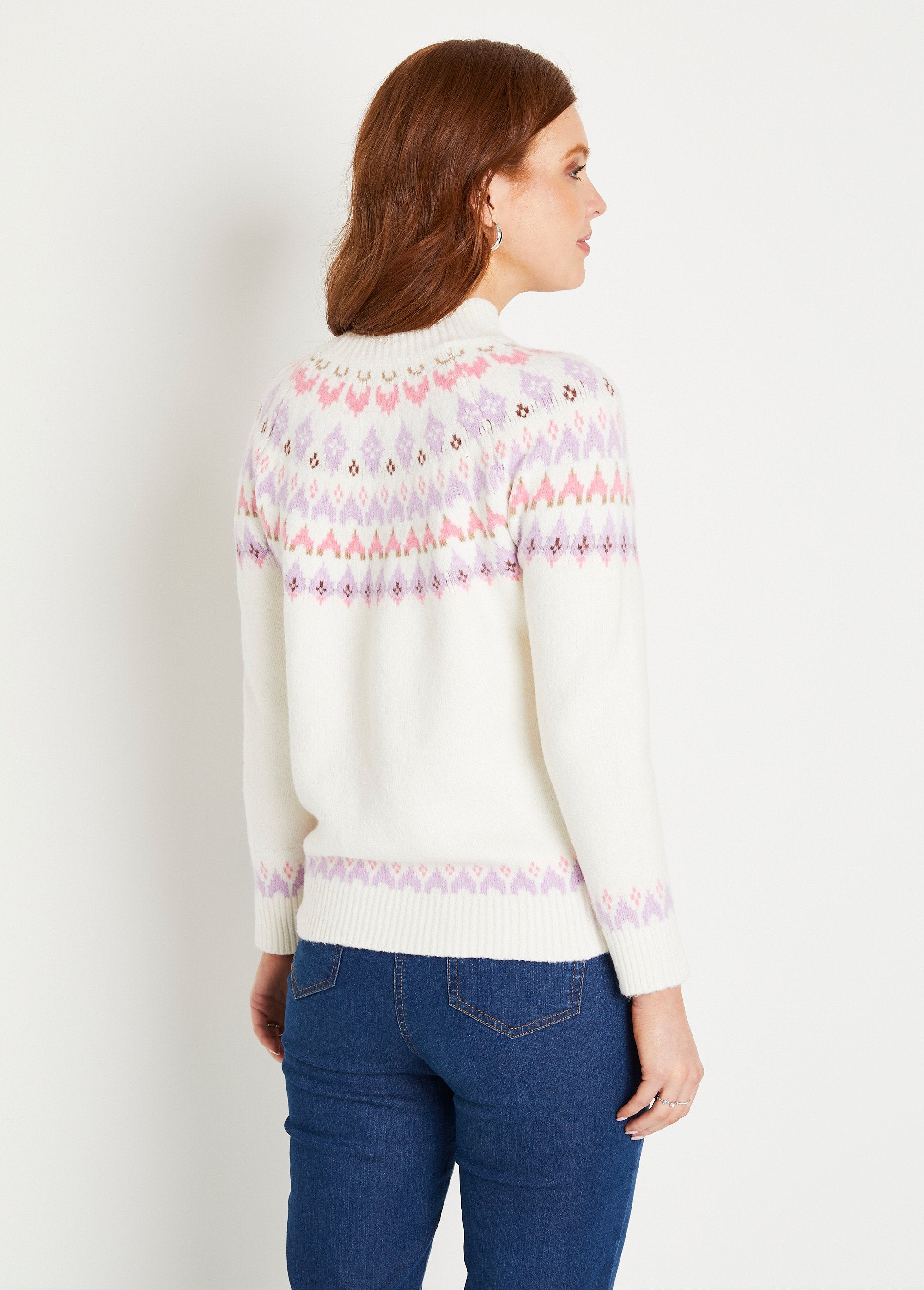 Caldo_maglione_corto_con_collo_alto_in_jacquard_solare_Ecru_et_rose_DO1_slim