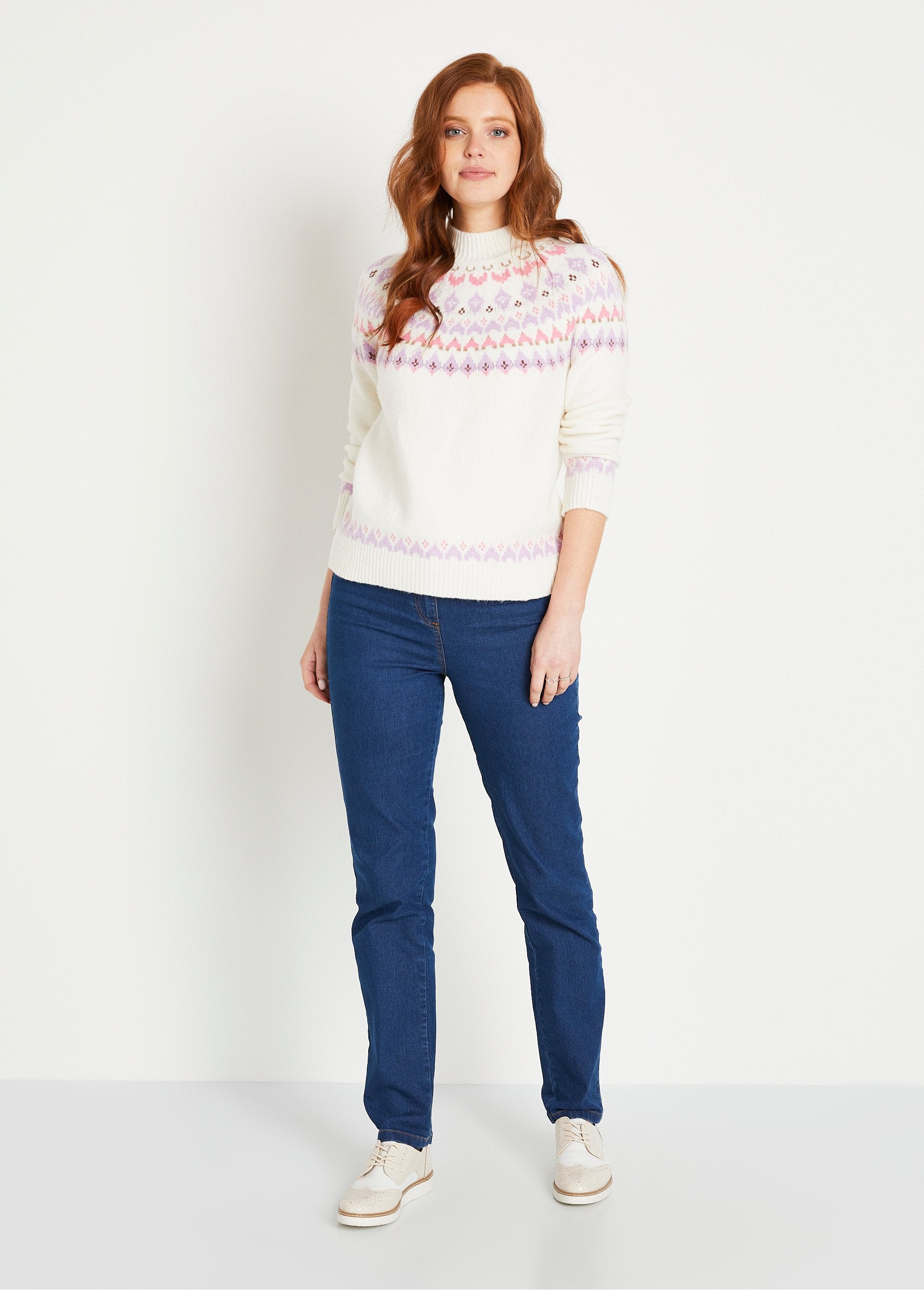 Caldo_maglione_corto_con_collo_alto_in_jacquard_solare_Ecru_et_rose_SF1_slim