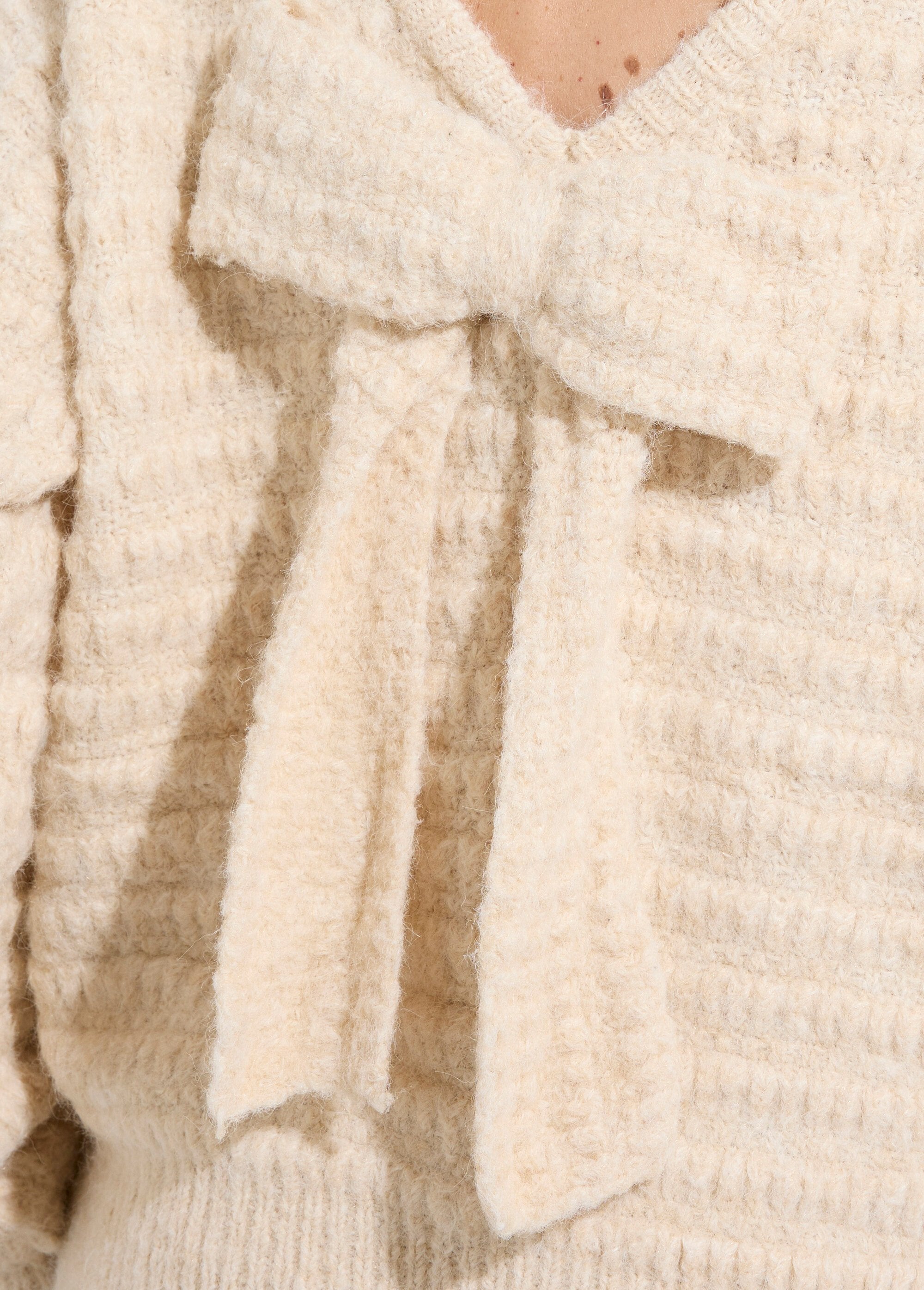 Maglione_di_lana_calda_con_fiocco_Ecru_DE1_slim