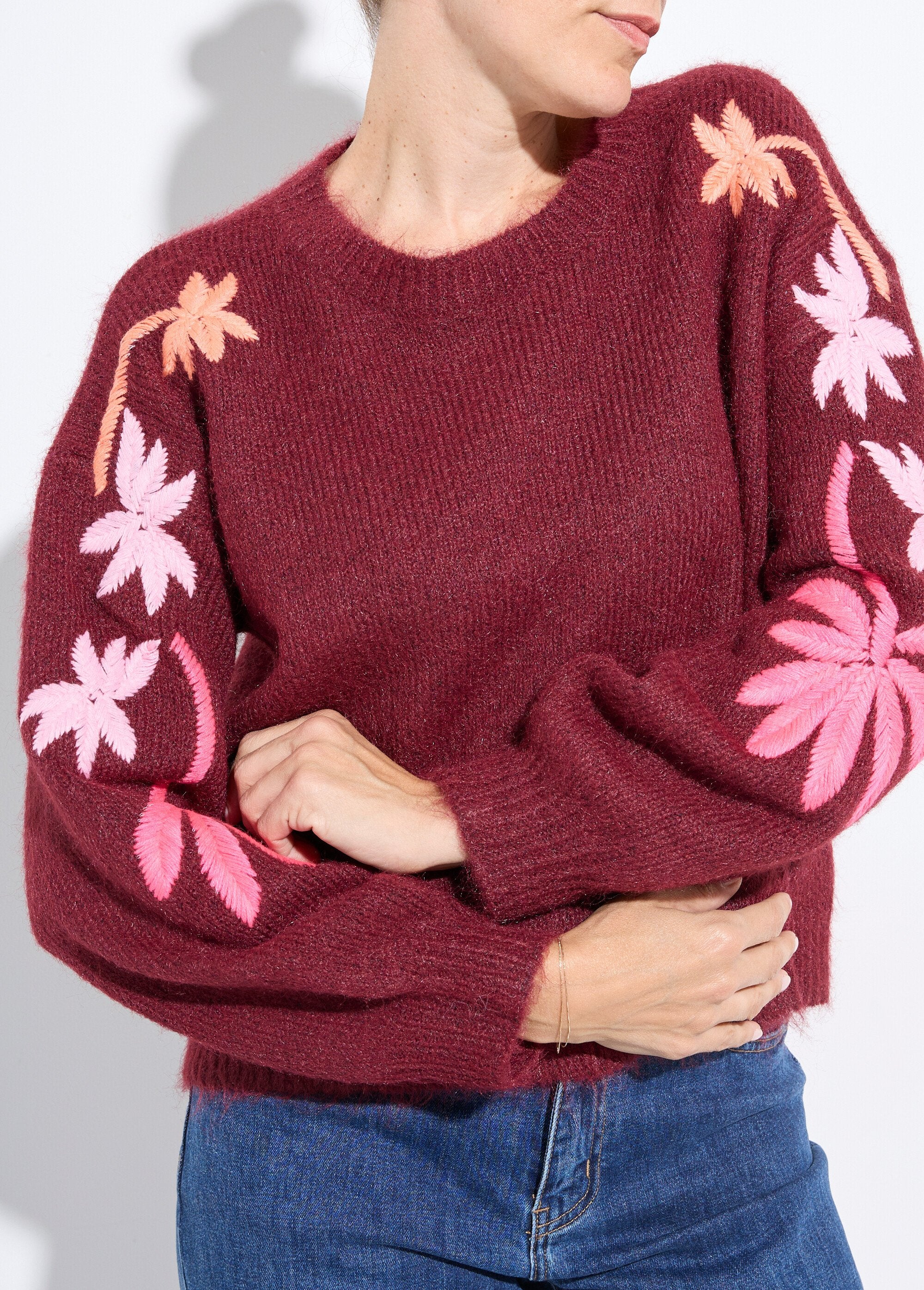 Maglione_di_lana_calda_con_ricamo_di_palme_fluorescenti_Bordeaux_DE1_slim