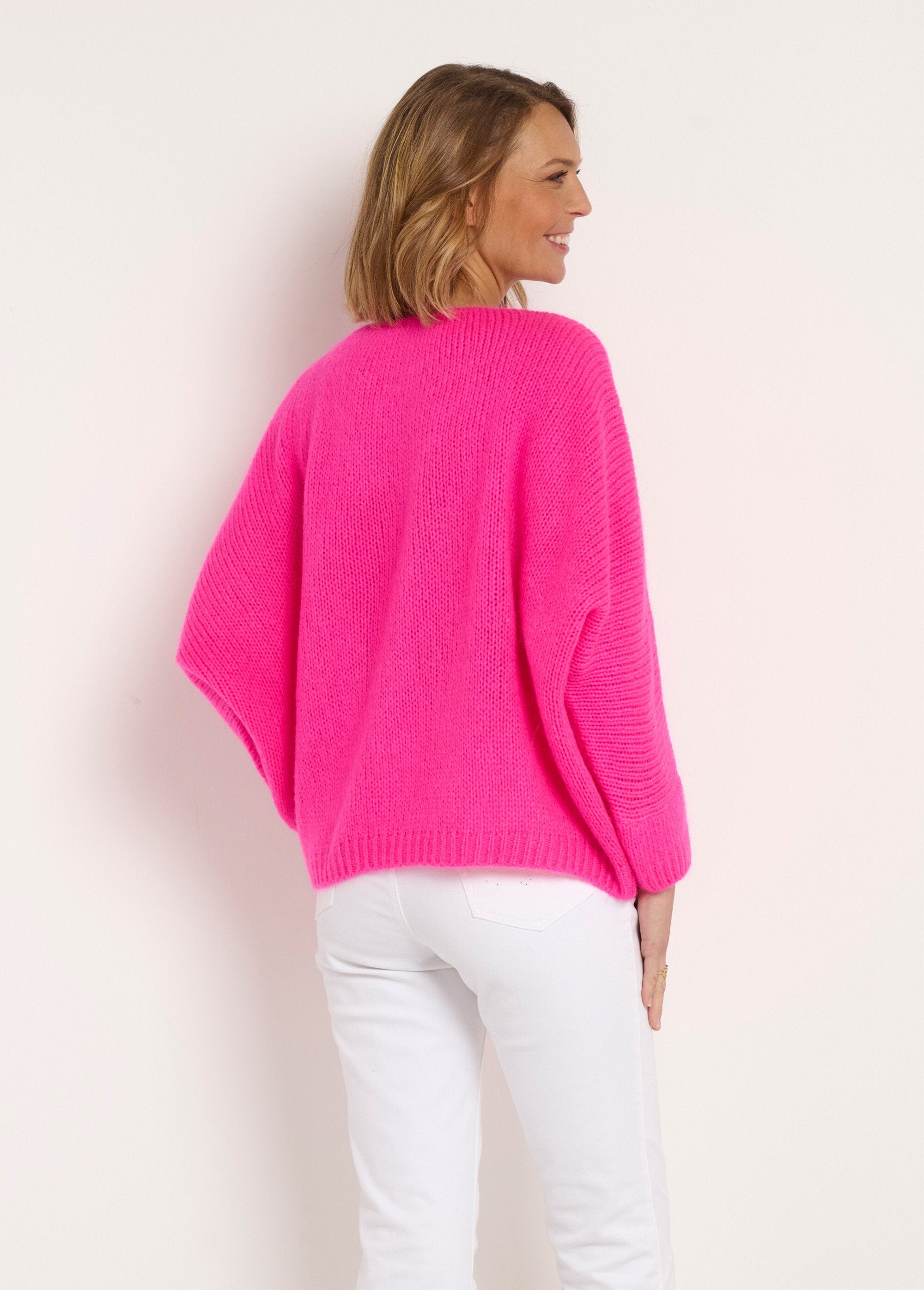 Maglione_in_lana_e_mohair_con_scollo_a_V_e_giromanica_sceso_Rose_vif_DO1_slim