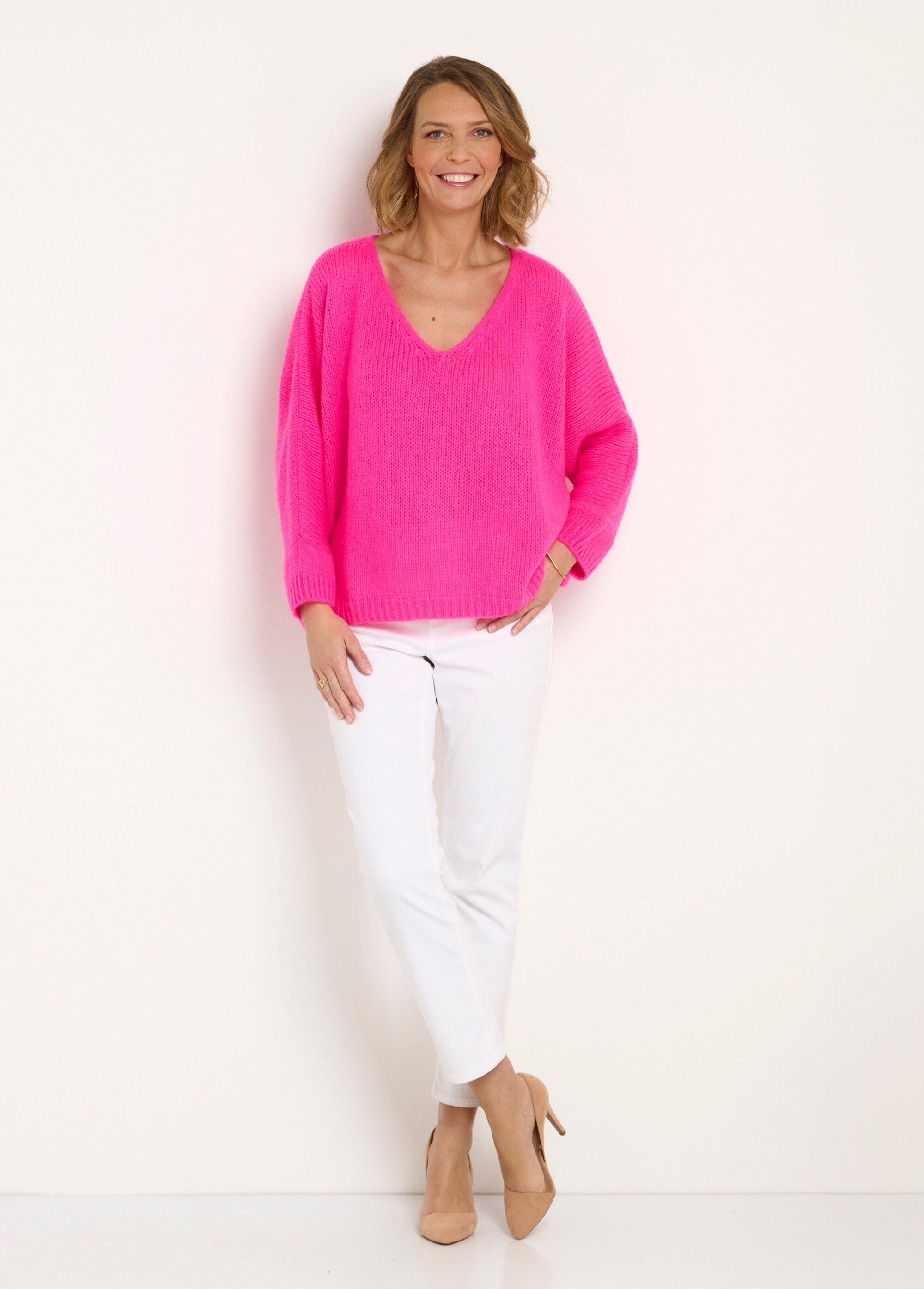 Maglione_in_lana_e_mohair_con_scollo_a_V_e_giromanica_sceso_Rose_vif_SF1_slim