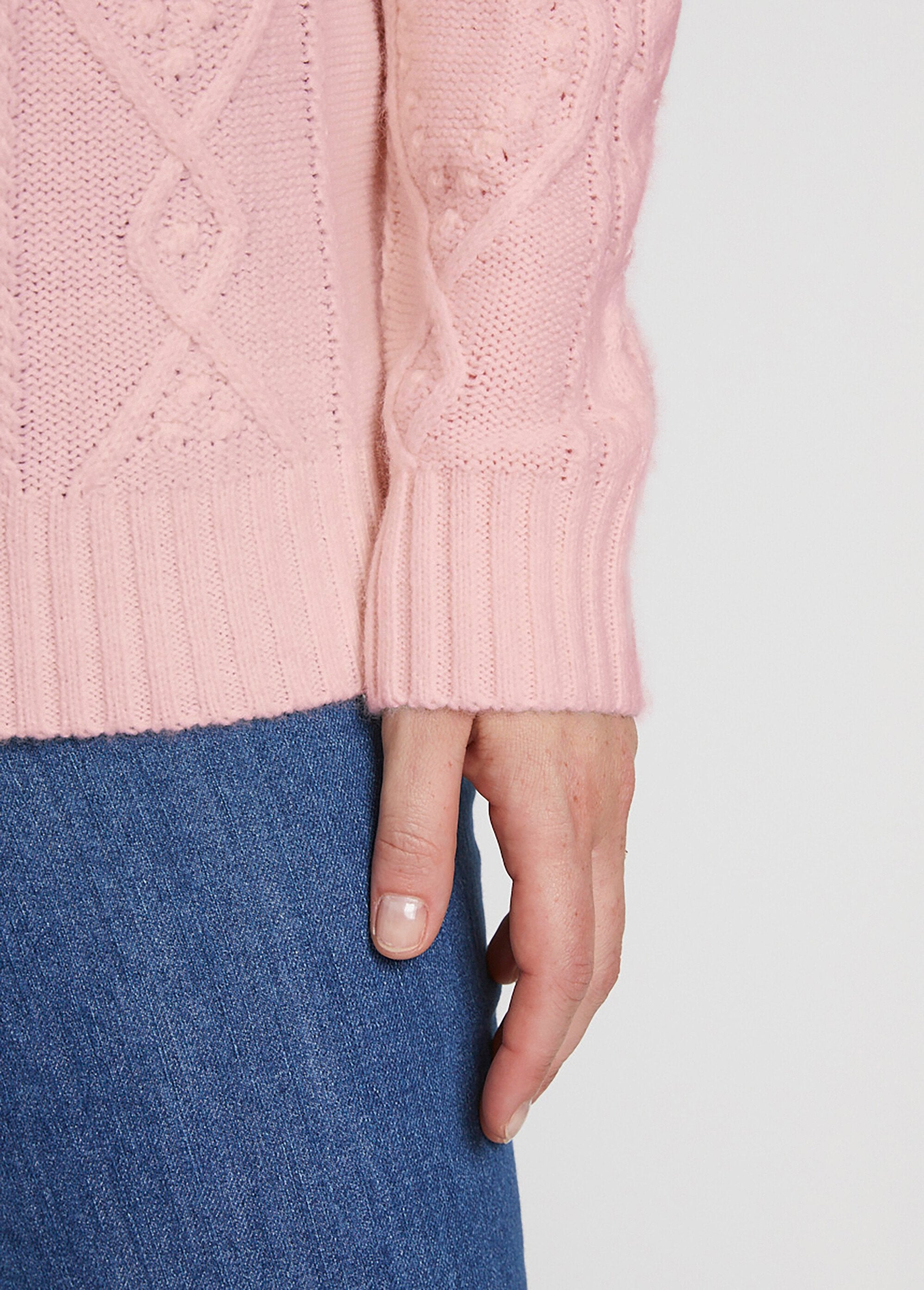 Caldo_maglione_corto_con_collo_alto_lavorato_a_maglia_Rosa_DE1_slim