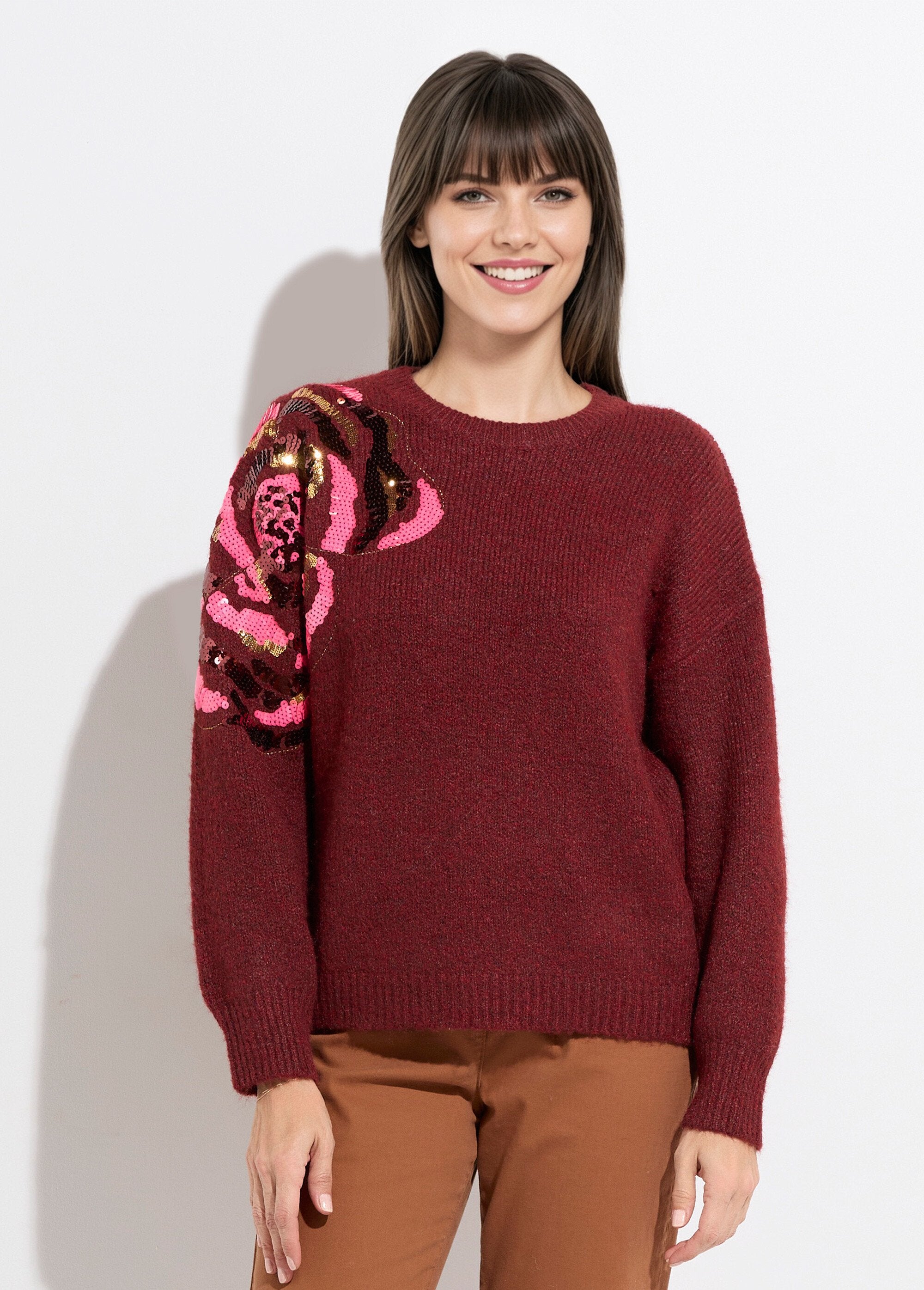 Maglia_con_scollo_rotondo,_animazione_floreale_con_paillettes_Bordeaux__FA1_slim