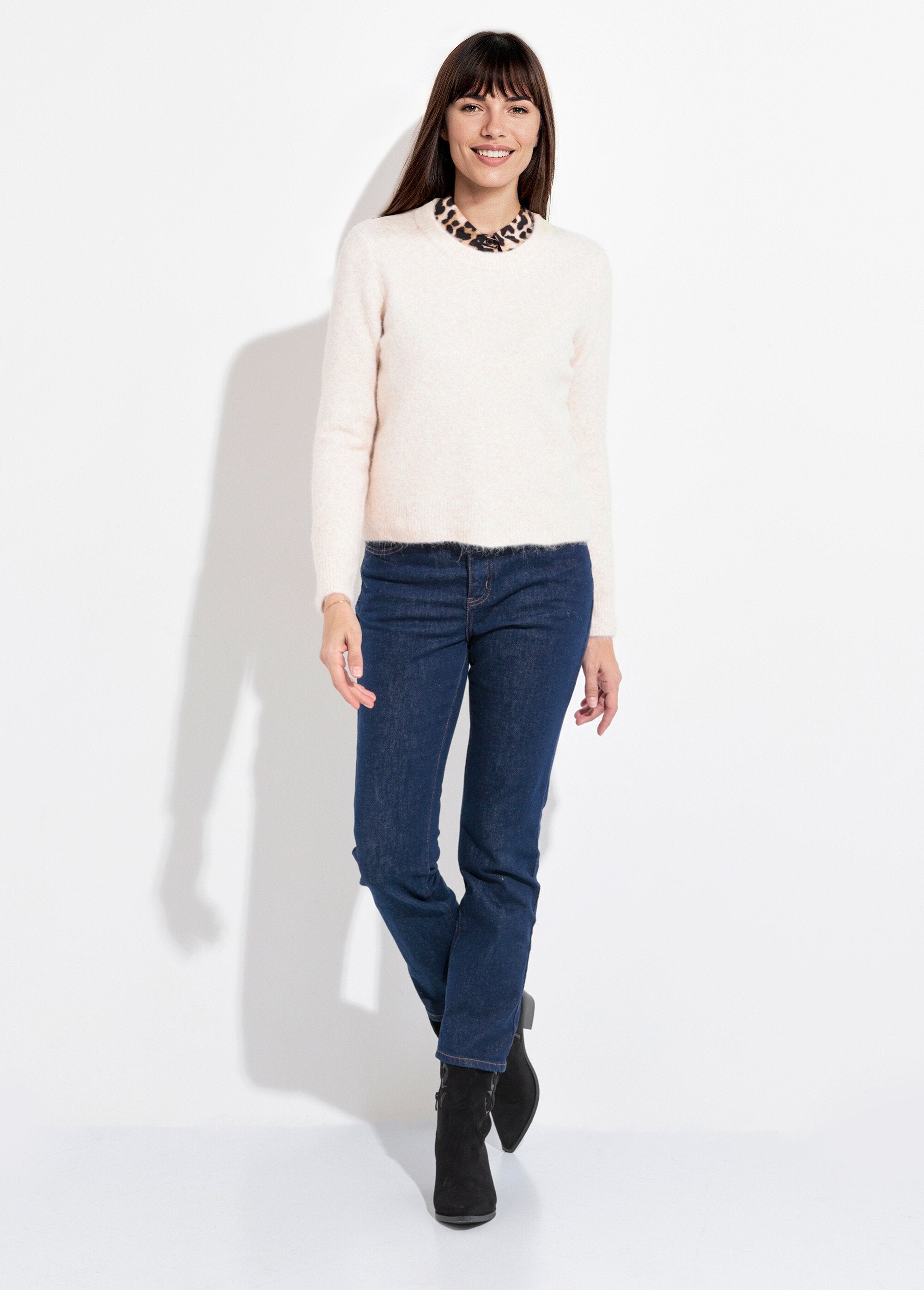 Caldo_e_soffice_maglione_di_lana_con_scollo_rotondo_Beige_SF1_slim