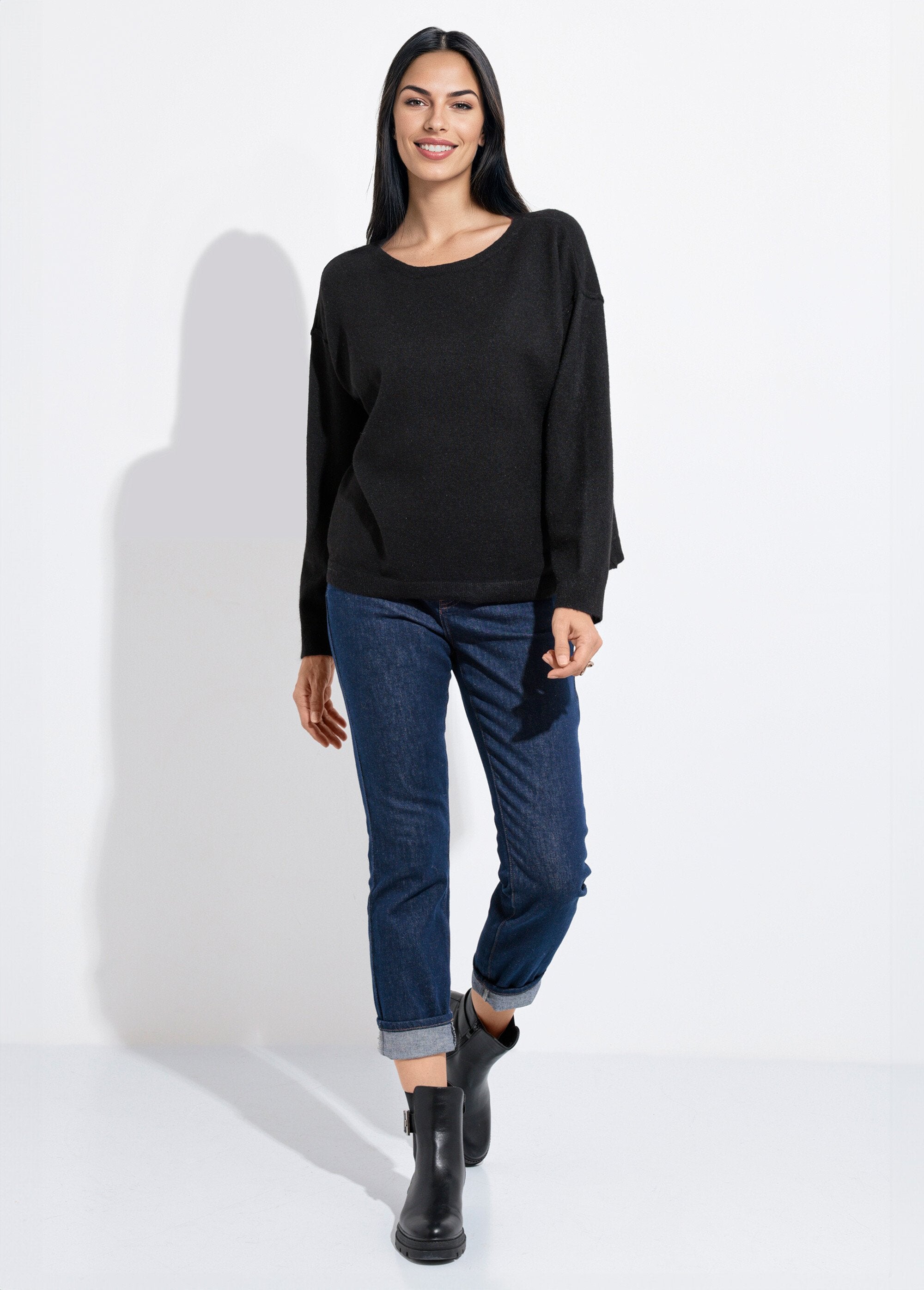 Caldo_maglione_a_collo_alto_in_lana_Noir_SF1_slim
