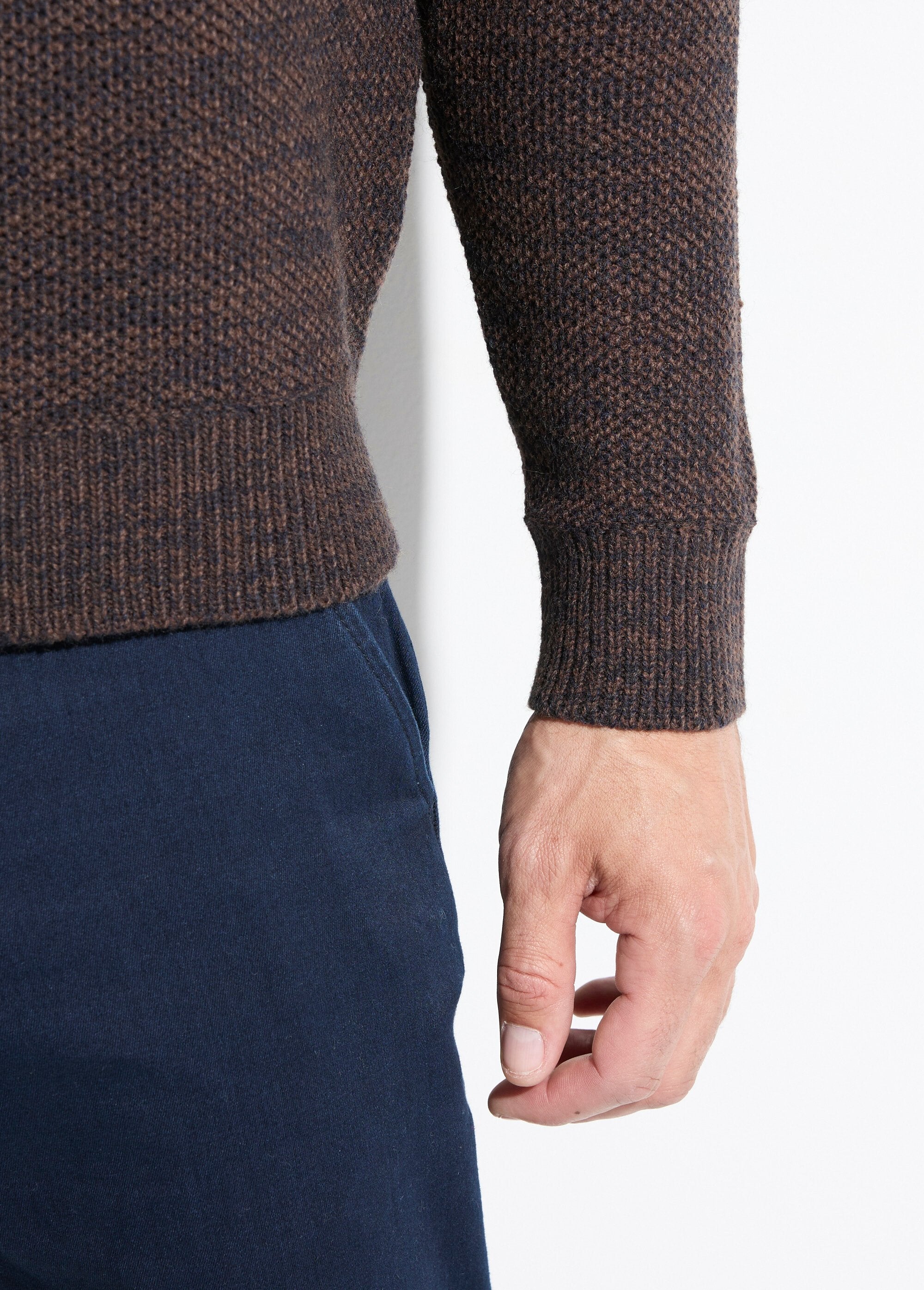 Maglia_con_scollo_rotondo_in_lana_screziata,_maniche_lunghe_Marron_DE2_slim