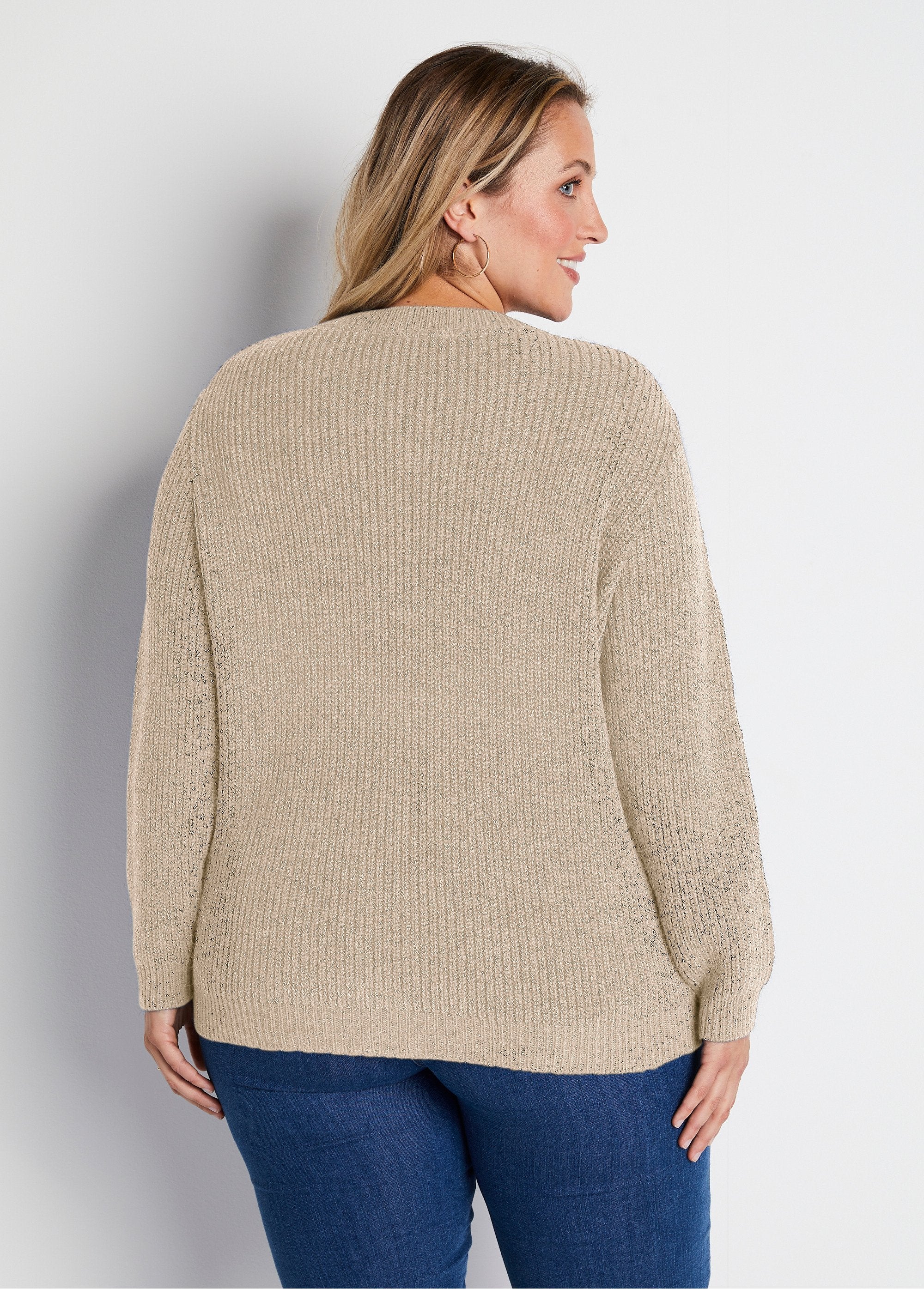 Maglia_a_girocollo_in_maglia_perlata_di_lana_Beige_DO1_curvy