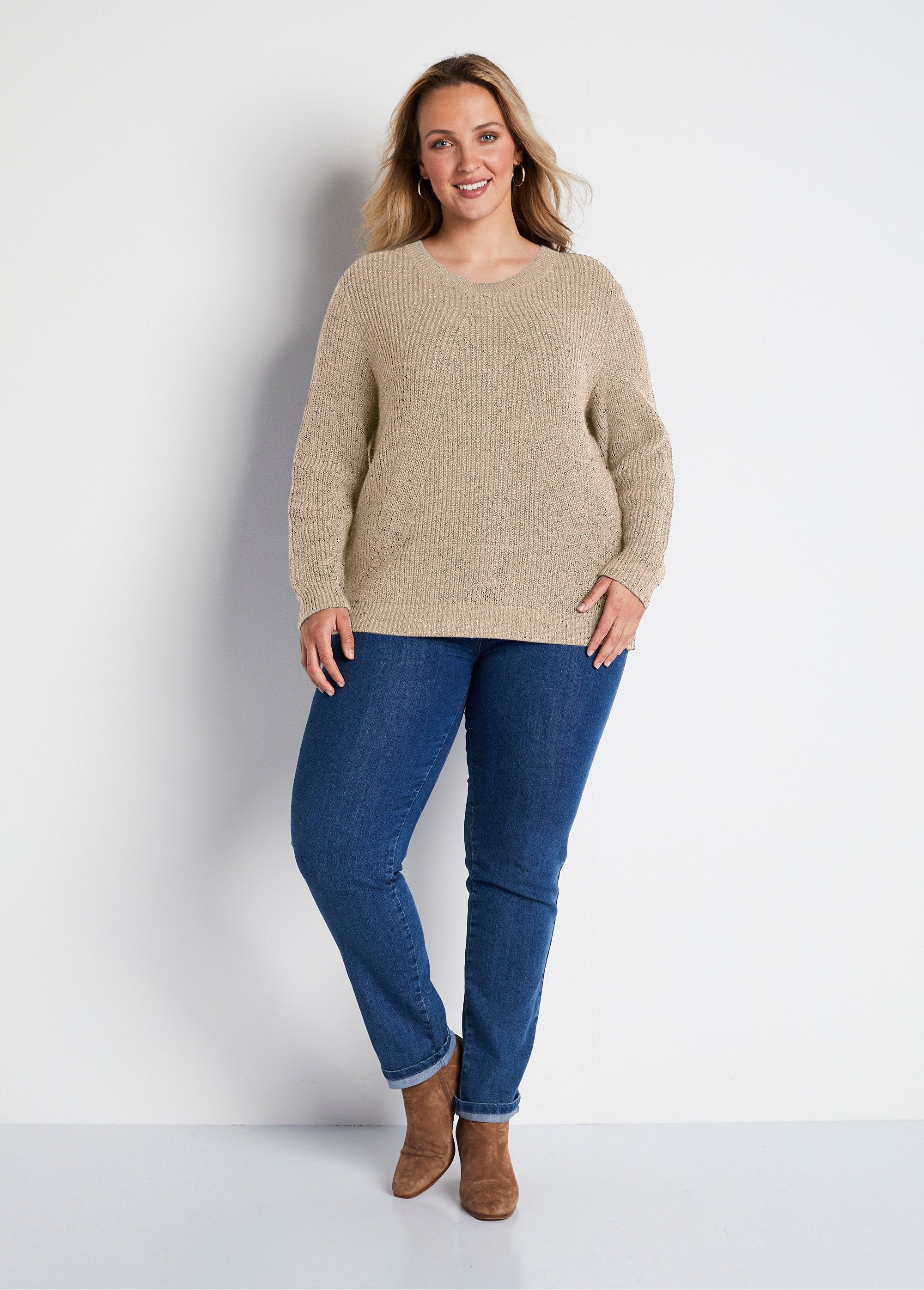 Maglia_a_girocollo_in_maglia_perlata_di_lana_Beige_SF1_curvy