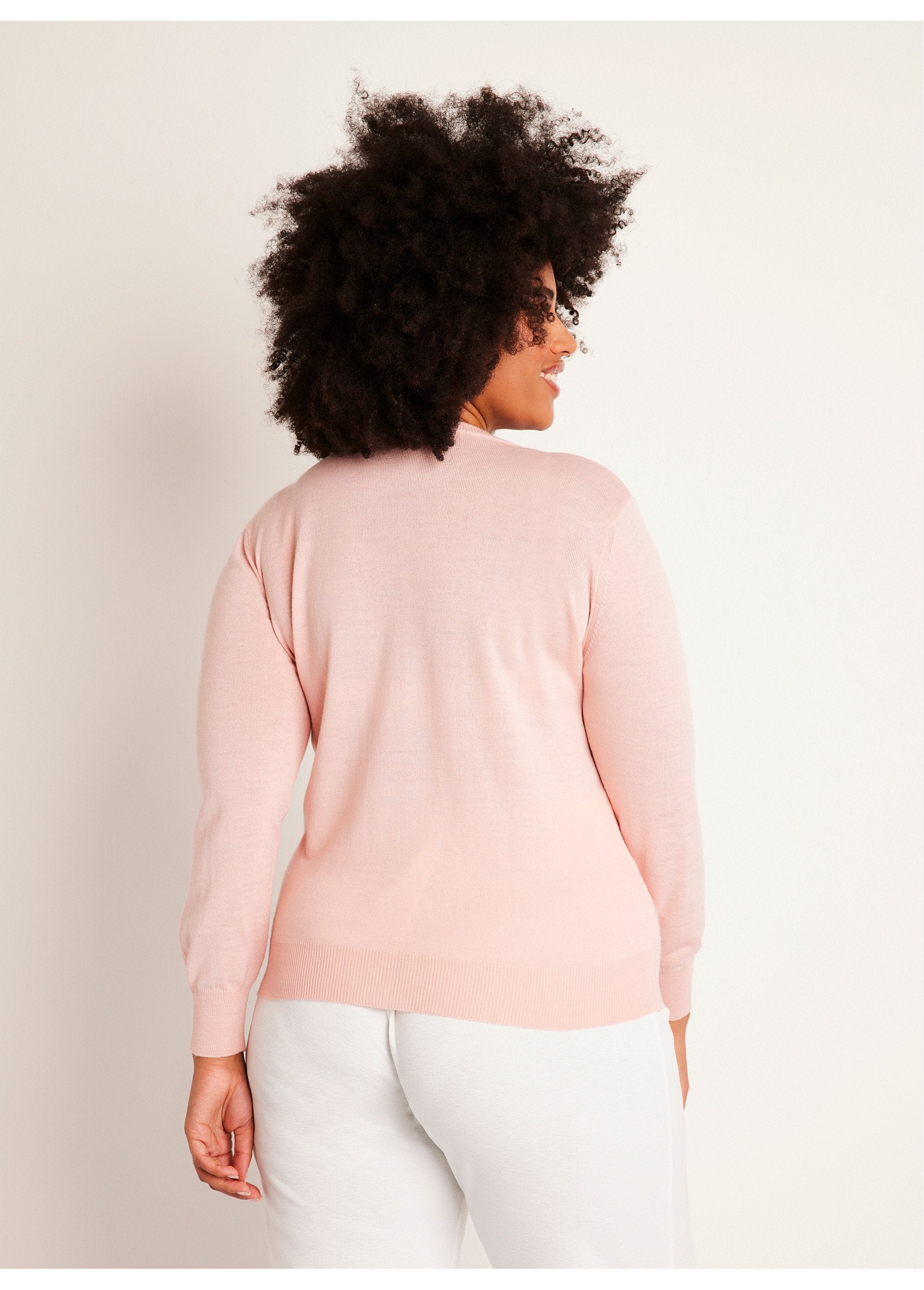 Maglia_a_maniche_lunghe_con_scollo_rotondo_in_lana_merino_Rosa_il_DE1_curvy