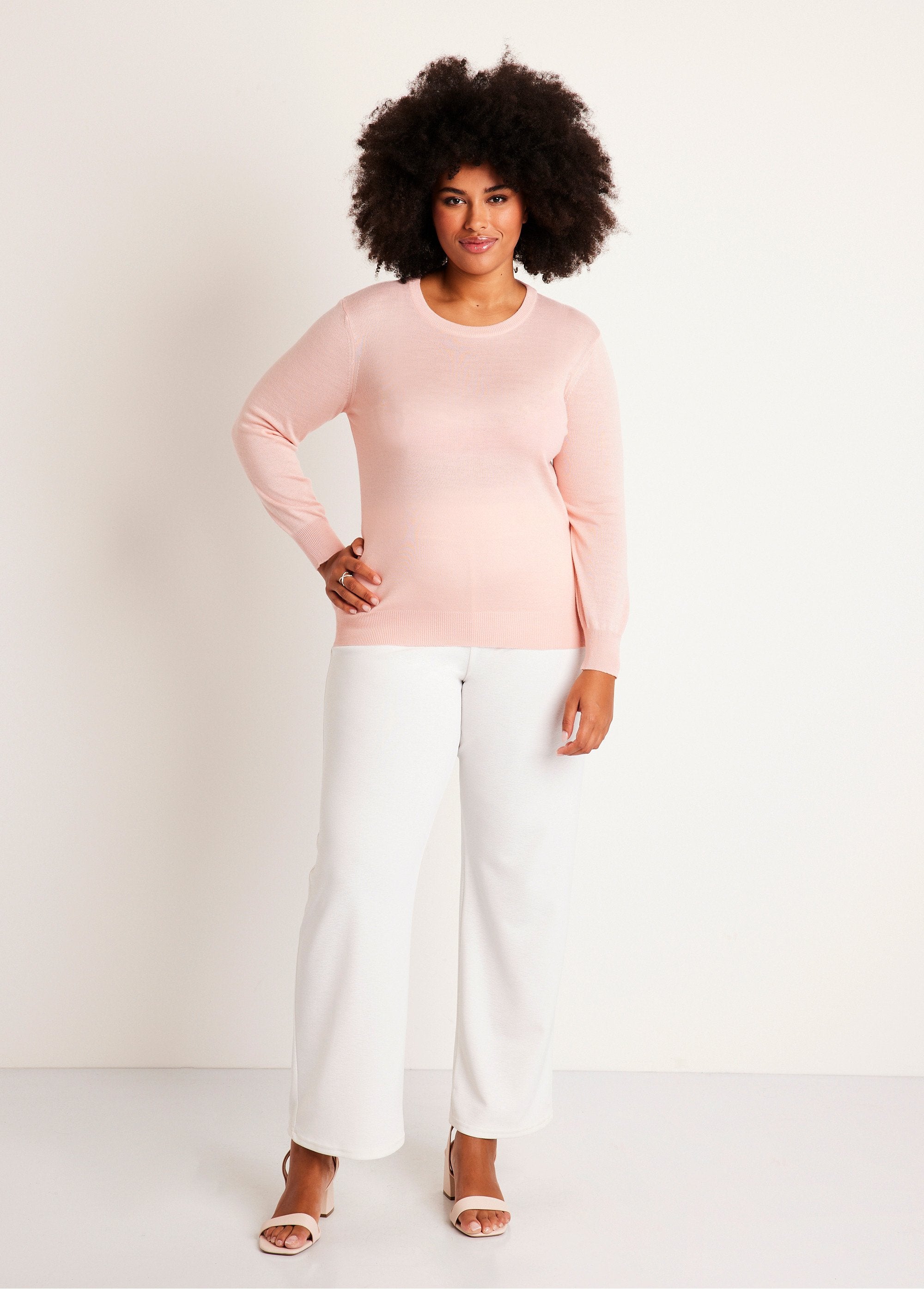 Maglia_a_maniche_lunghe_con_scollo_rotondo_in_lana_merino_Rosa_il_SF1_curvy