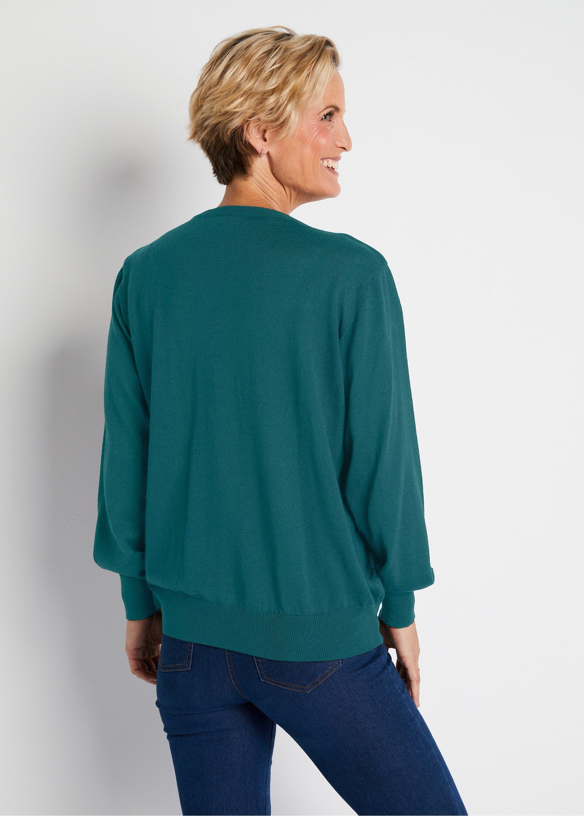 Maglia_corta_con_scollo_a_V_in_lana_merino_Smeraldo_DO1_slim