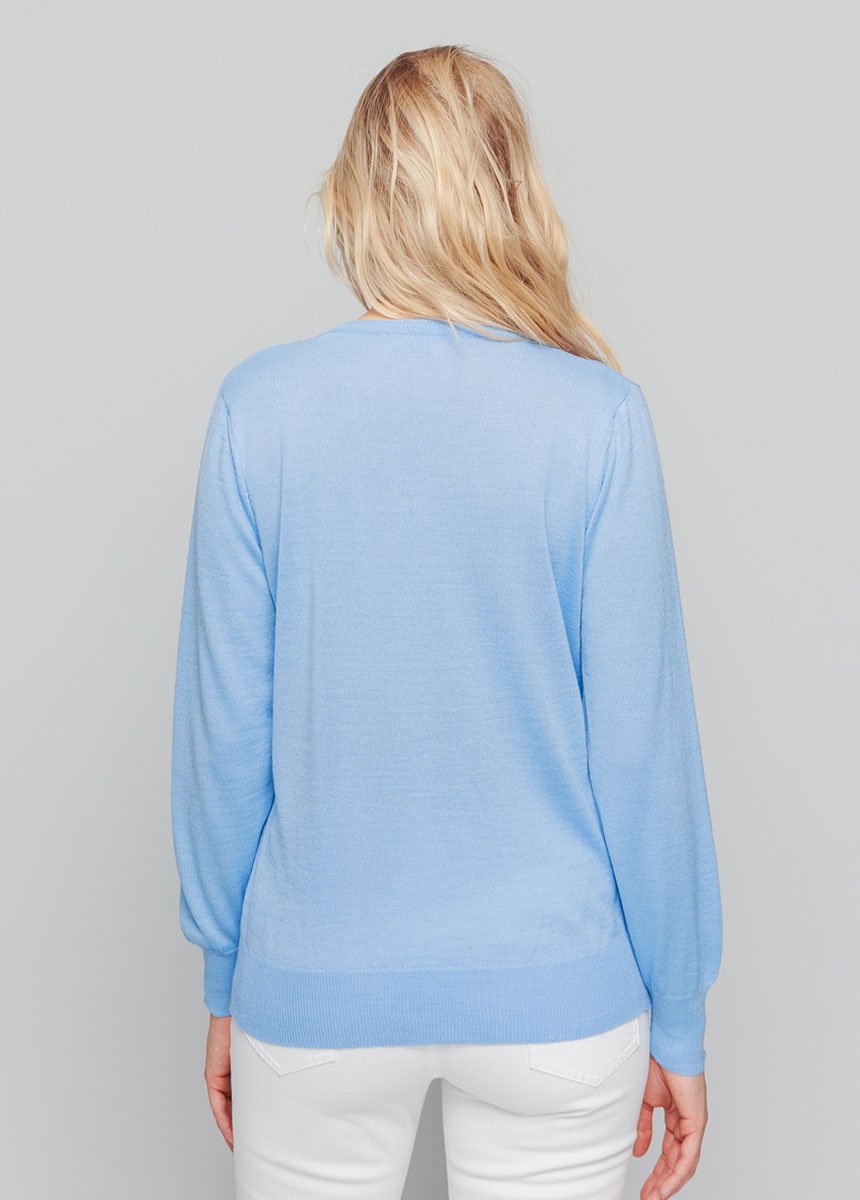 Maglia_corta_con_scollo_a_V_in_lana_merino_Nuvola_blu_DO1_slim