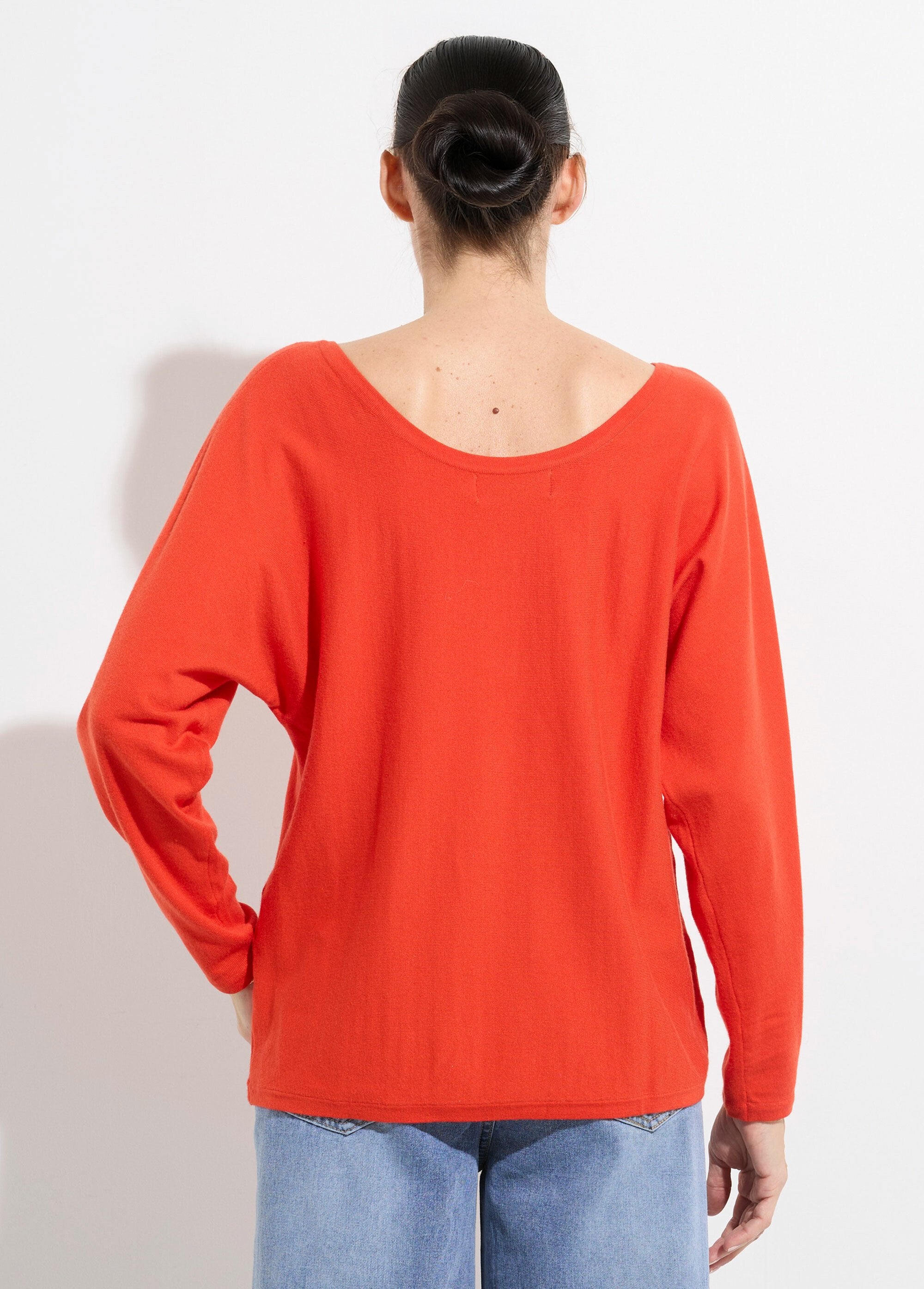 Maglia_con_scollo_a_V,_maglia_fine,_eco-responsabile_Rouge_DO1_slim