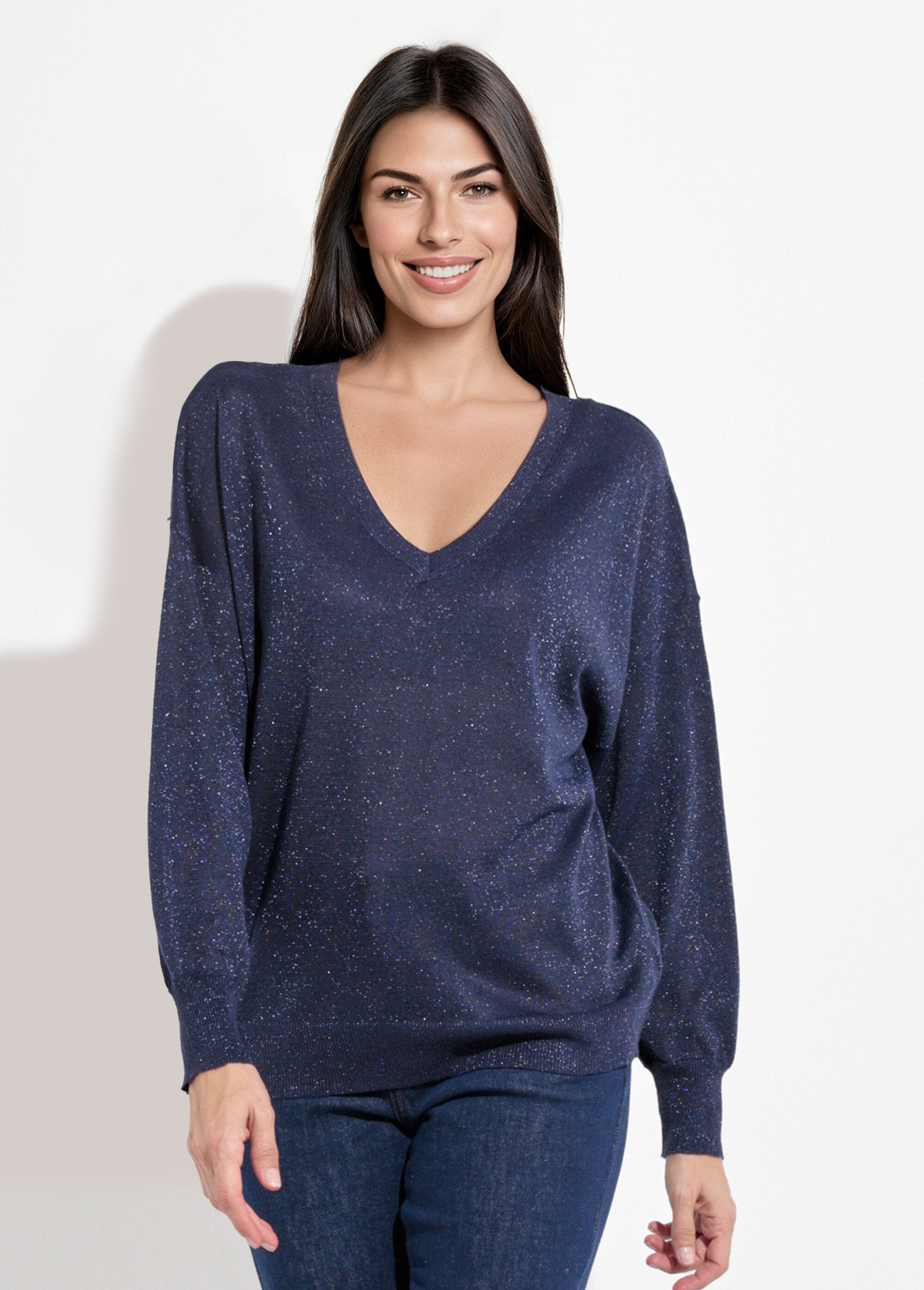 Maglione_con_scollo_a_V_in_maglia_finemente_metallizzata_Marine_FA1_slim