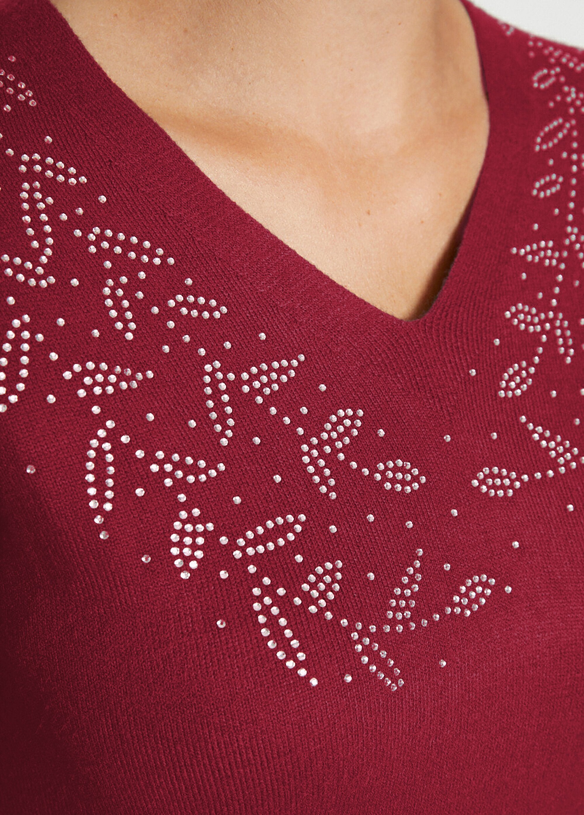 Maglia_a_maniche_lunghe_con_scollo_a_V_in_strass_Bordeaux_DE2_slim