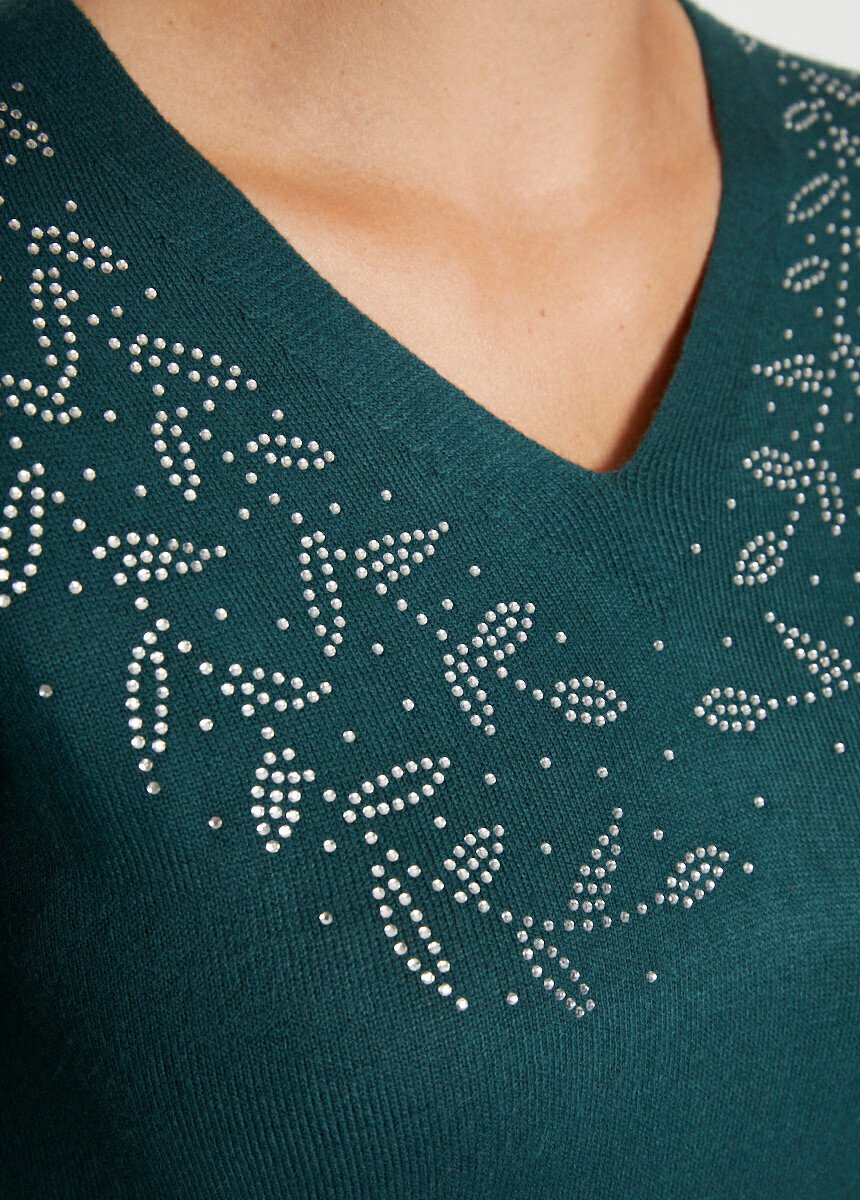 Maglia_a_maniche_lunghe_con_scollo_a_V_in_strass_Verde_pino_DE2_slim