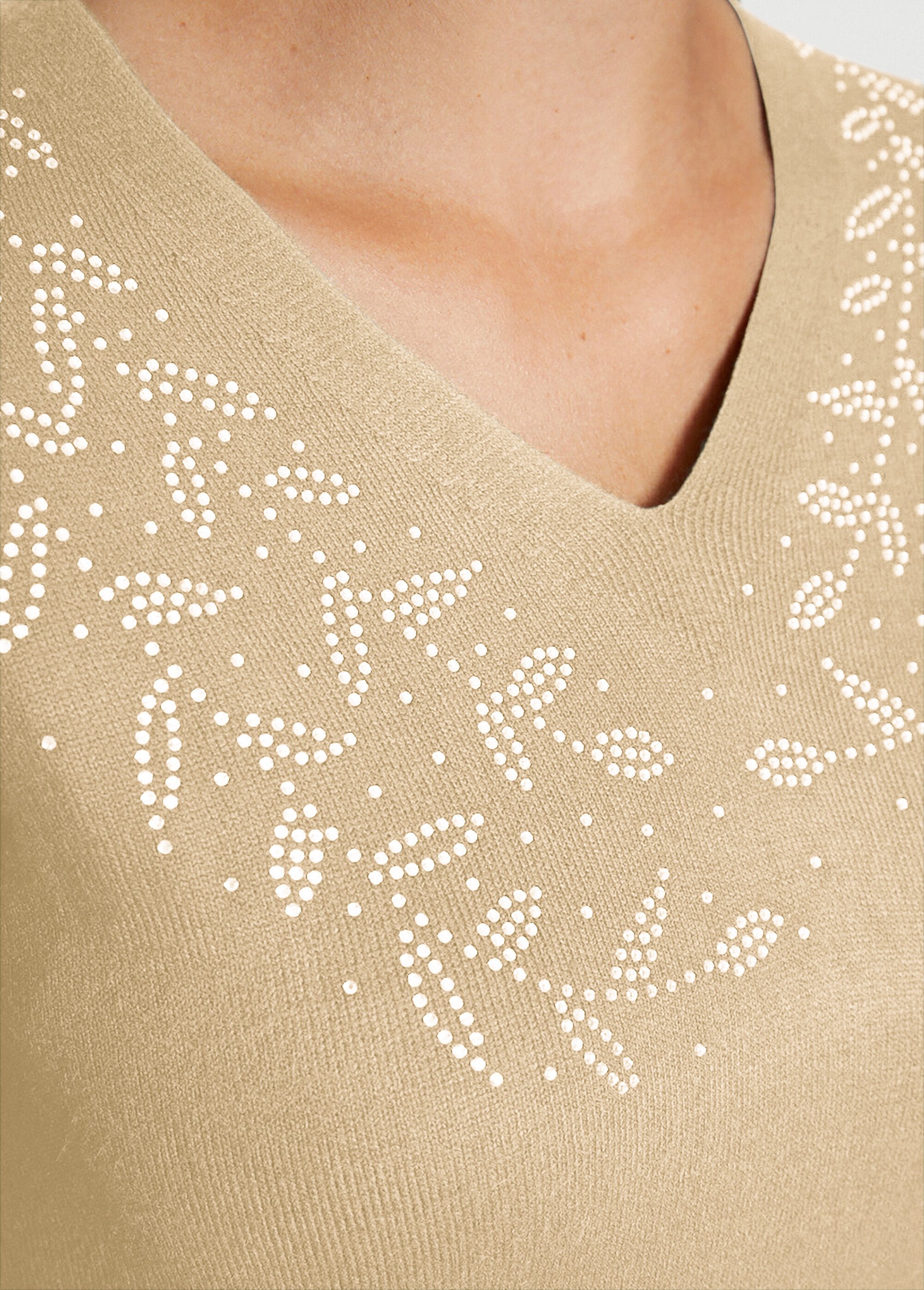 Maglia_a_maniche_lunghe_con_scollo_a_V_in_strass_Beige_DE2_slim