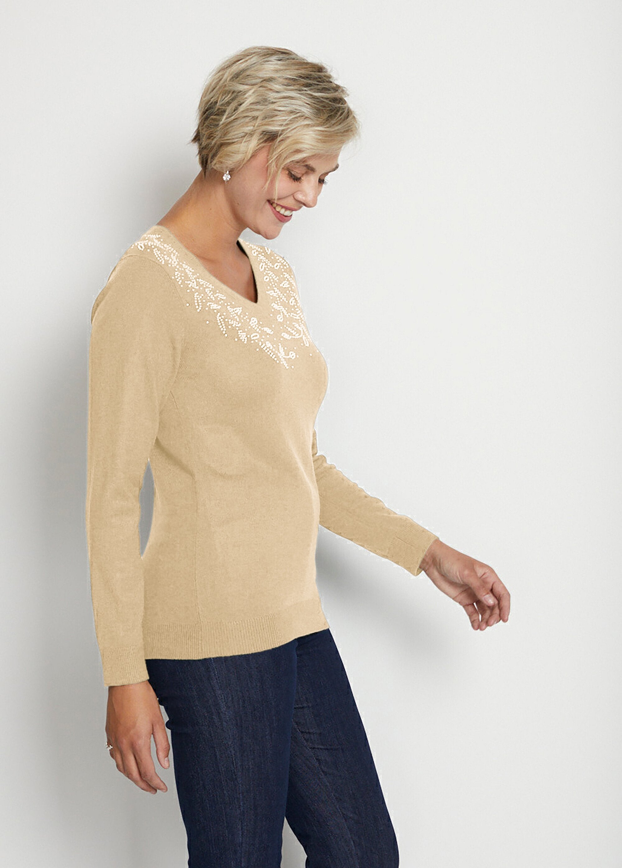 Maglia_a_maniche_lunghe_con_scollo_a_V_in_strass_Beige_DR1_slim