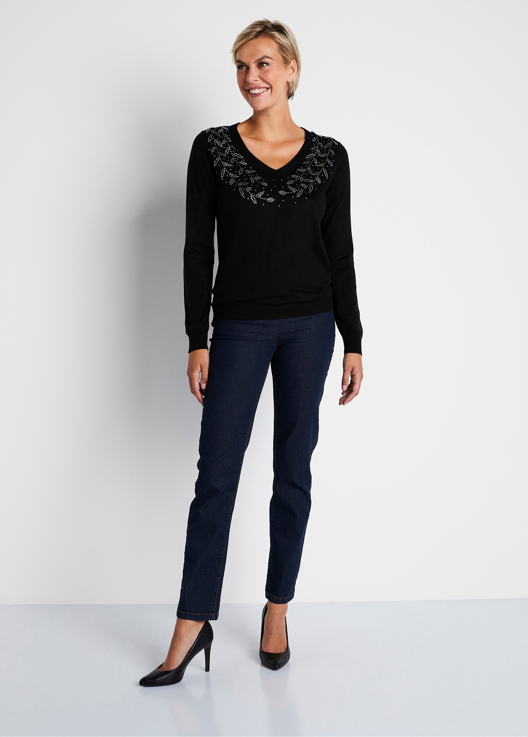 Maglia_a_maniche_lunghe_con_scollo_a_V_in_strass_Nero_SF1_slim