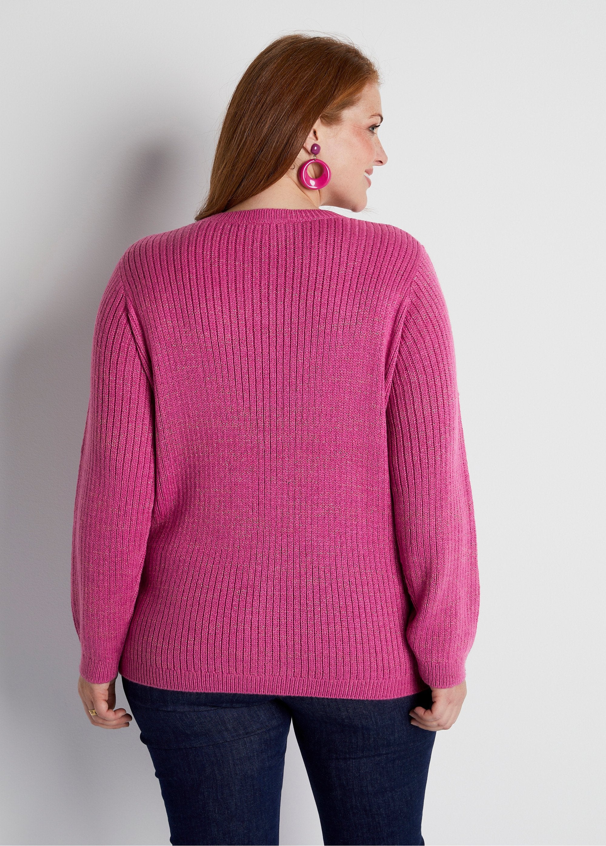 Maglia_liscia_con_scollo_a_V_Cassis_DO1_curvy