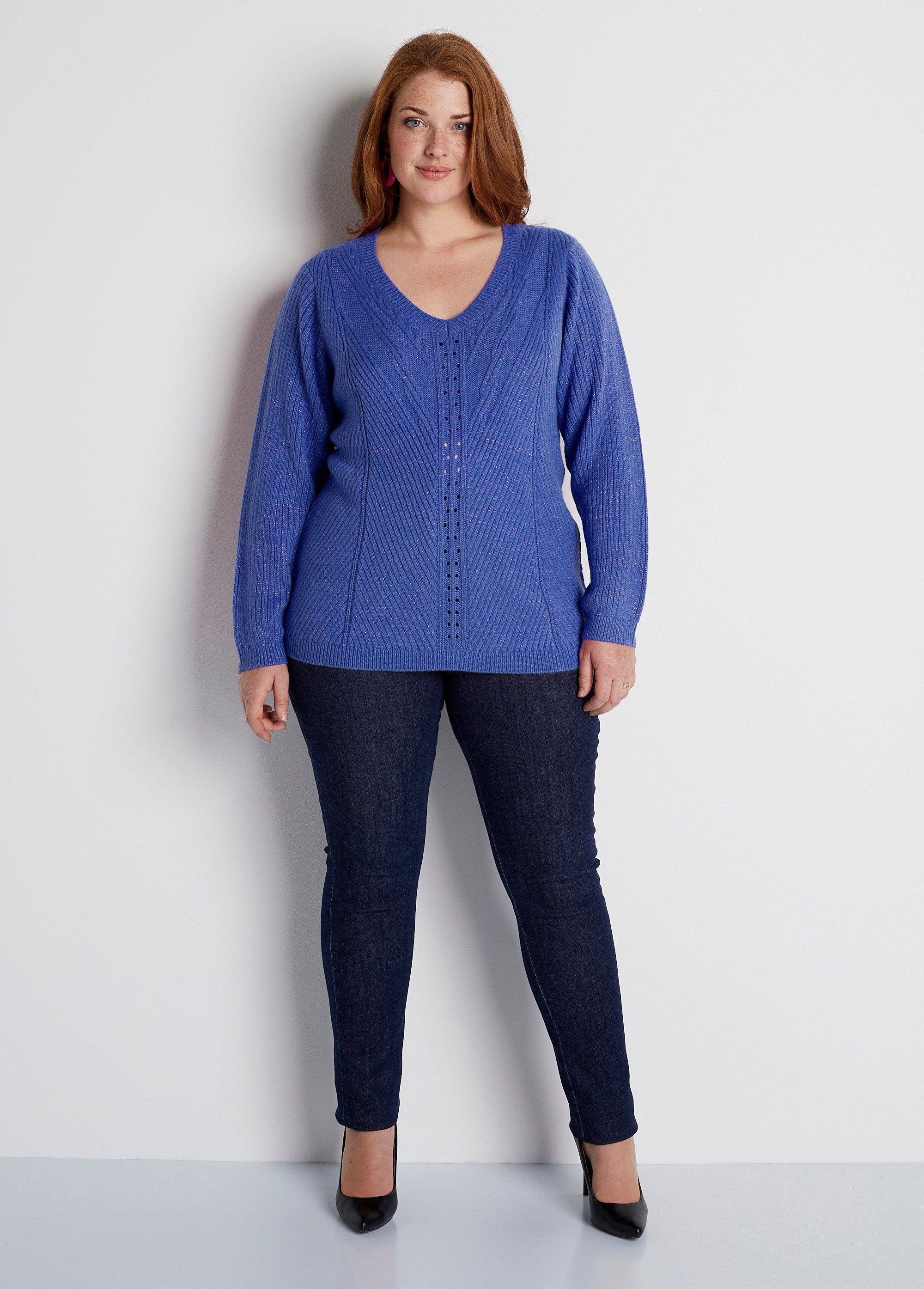 Maglia_liscia_con_scollo_a_V_BLU_SF1_curvy