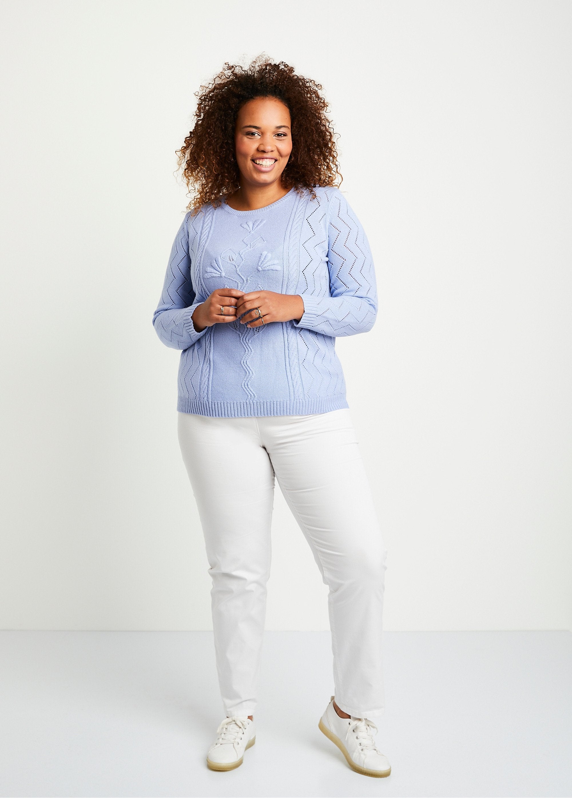 Maglione_cropped_in_maglia_a_cavo_BLU_SF1_curvy