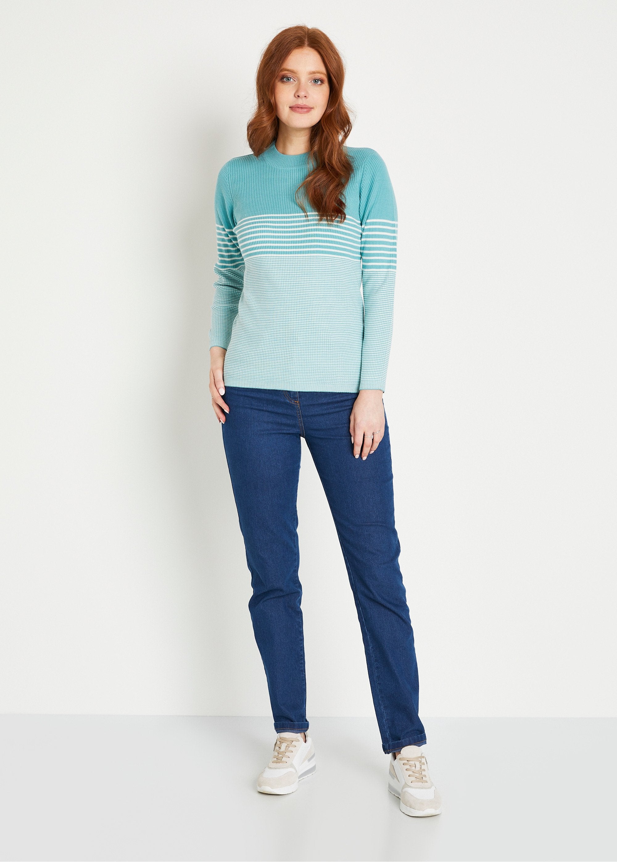 Pull_court_col_montant_maille_côtelée_Aqua_et_ecru_SF1_slim