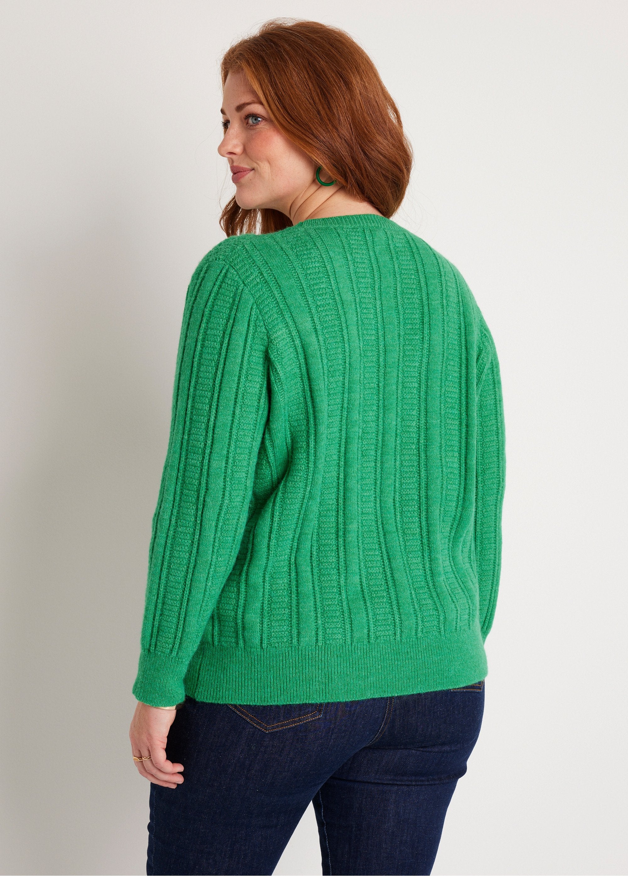 Morbido_maglione_traforato_con_scollo_rotondo_VERDE_DO1_curvy