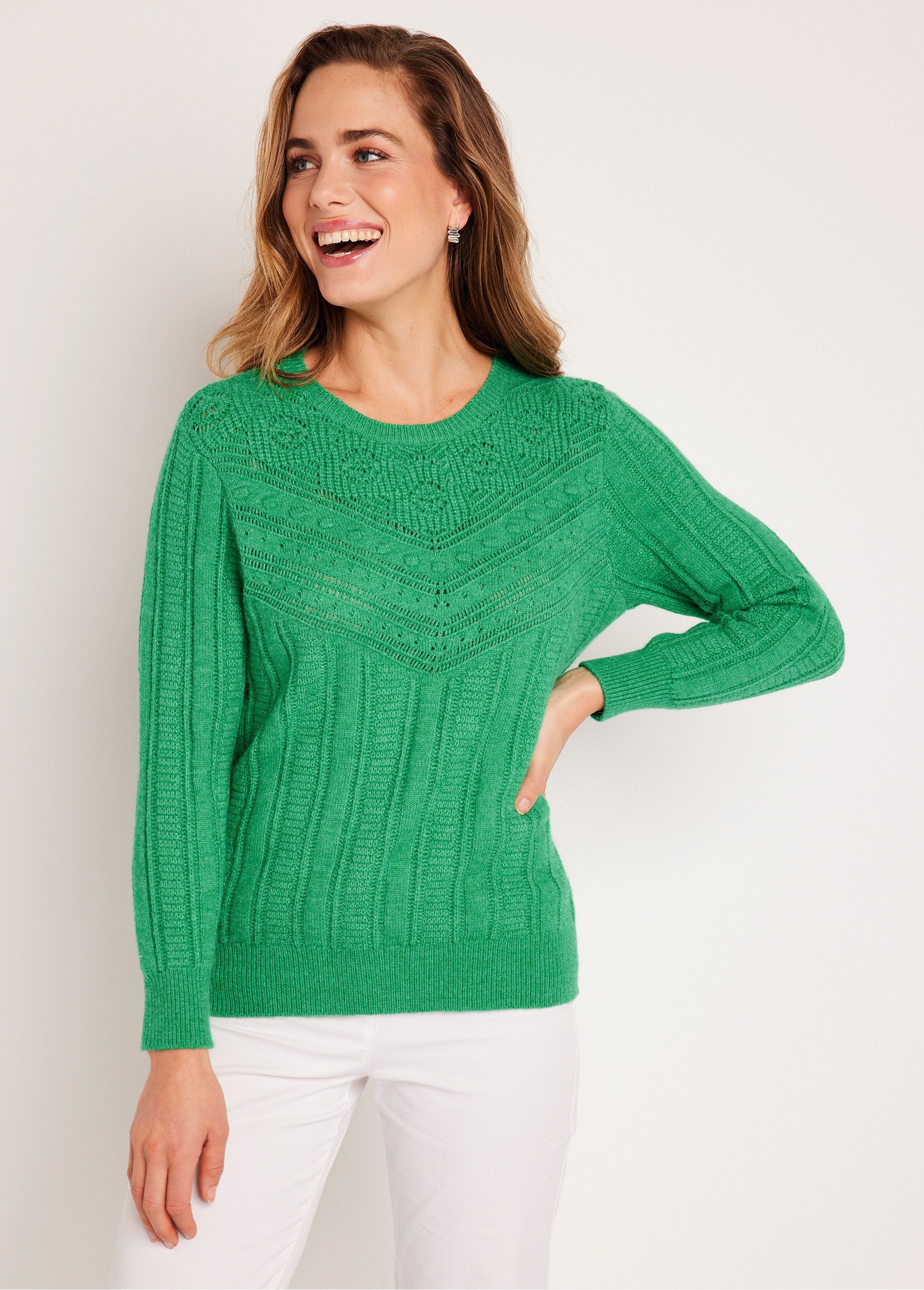 Morbido_maglione_traforato_con_scollo_rotondo_VERDE_FA1_slim