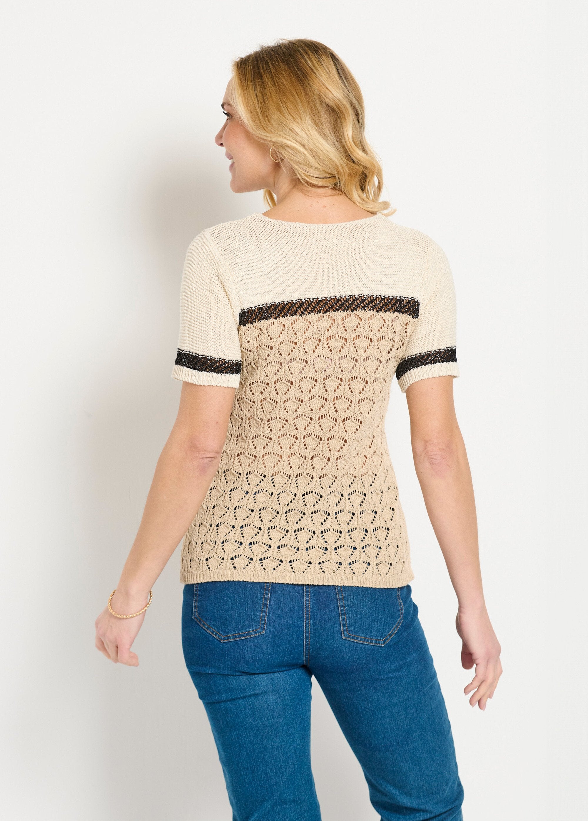 Maglia_morbida_e_lucida,_maniche_corte,_collo_rotondo_Beige_et_noir_DO1_slim