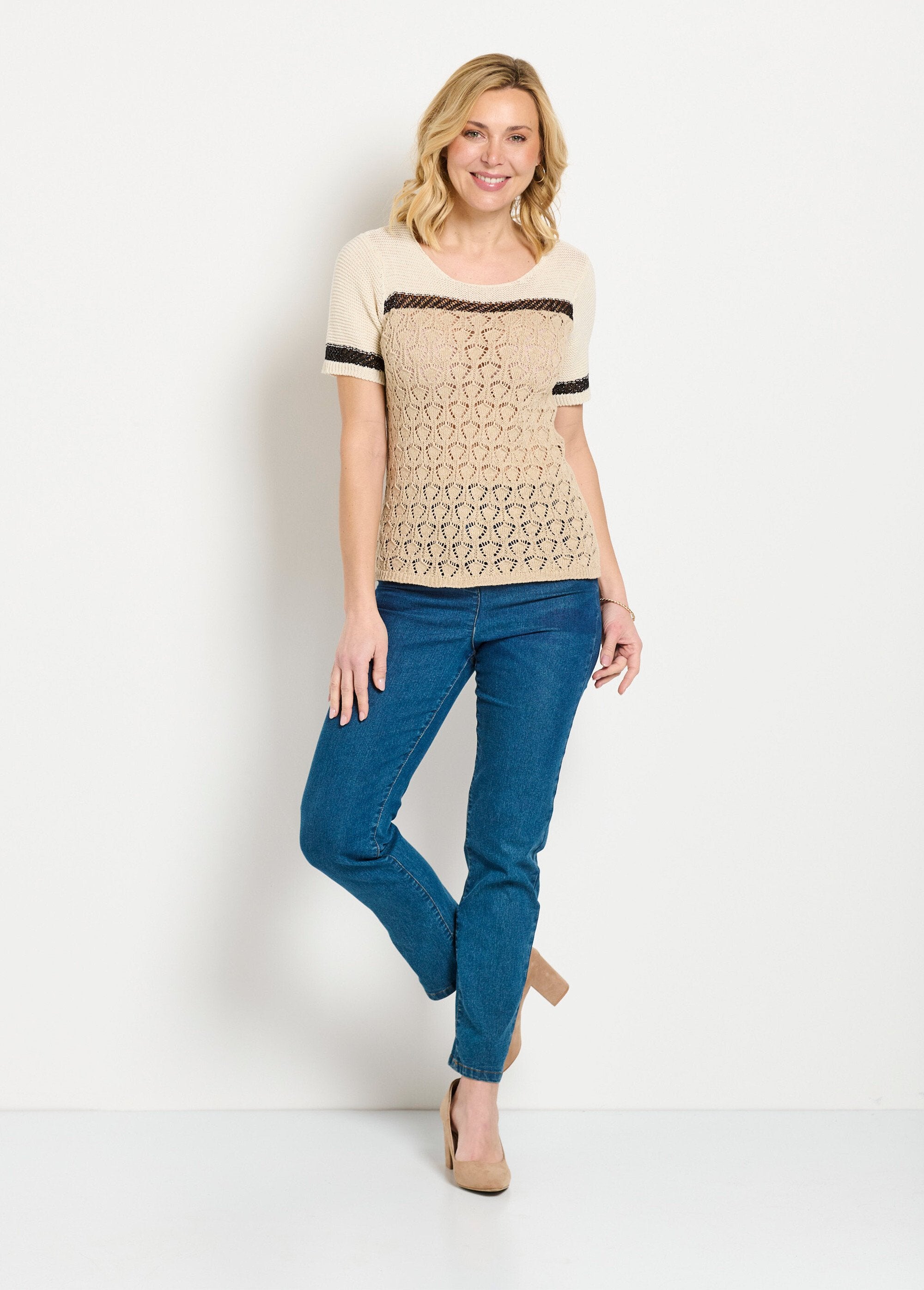 Maglia_morbida_e_lucida,_maniche_corte,_collo_rotondo_Beige_et_noir_SF1_slim