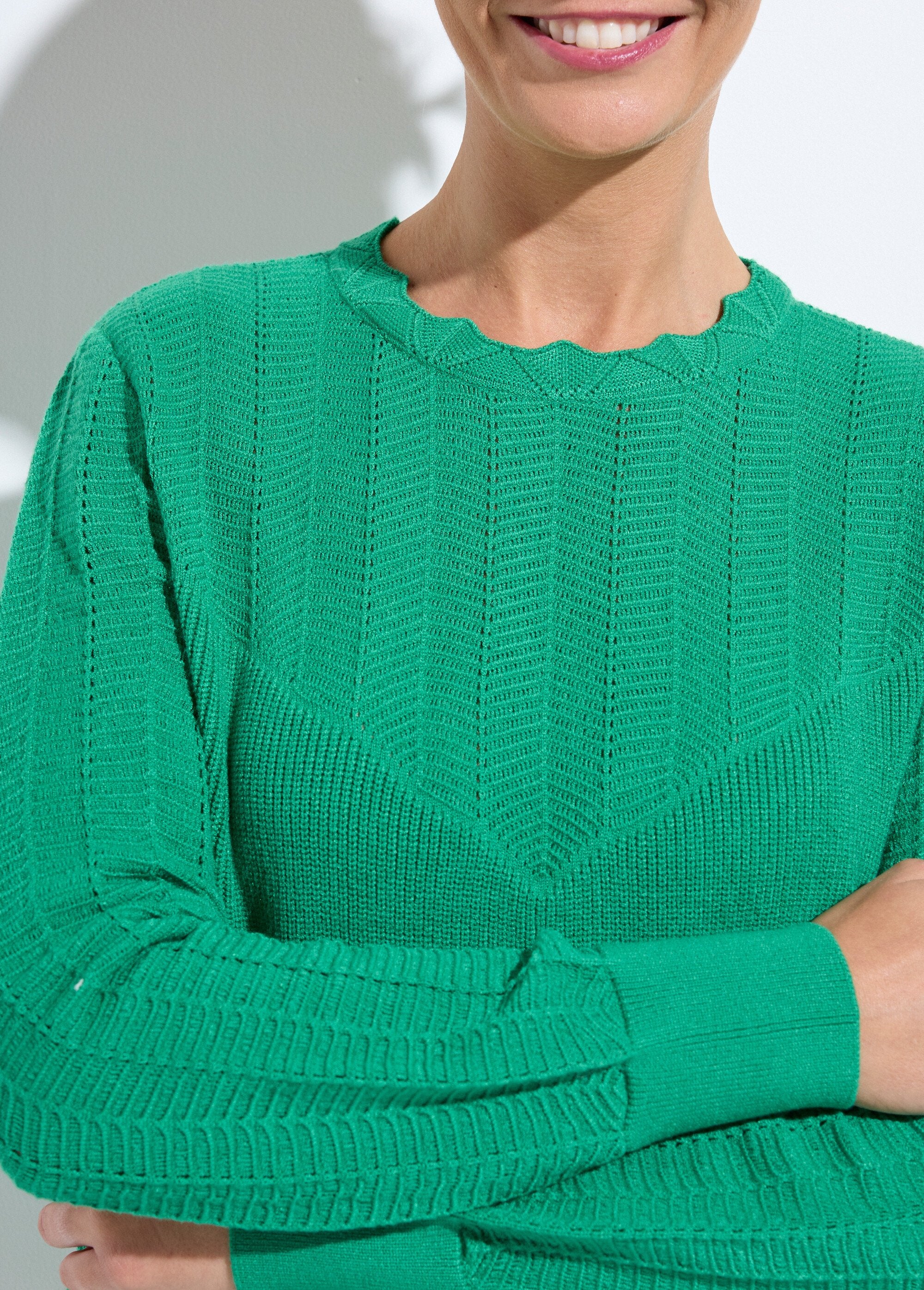 Morbido_maglione_a_maniche_lunghe_con_scollo_rotondo_Vert_DE1_slim