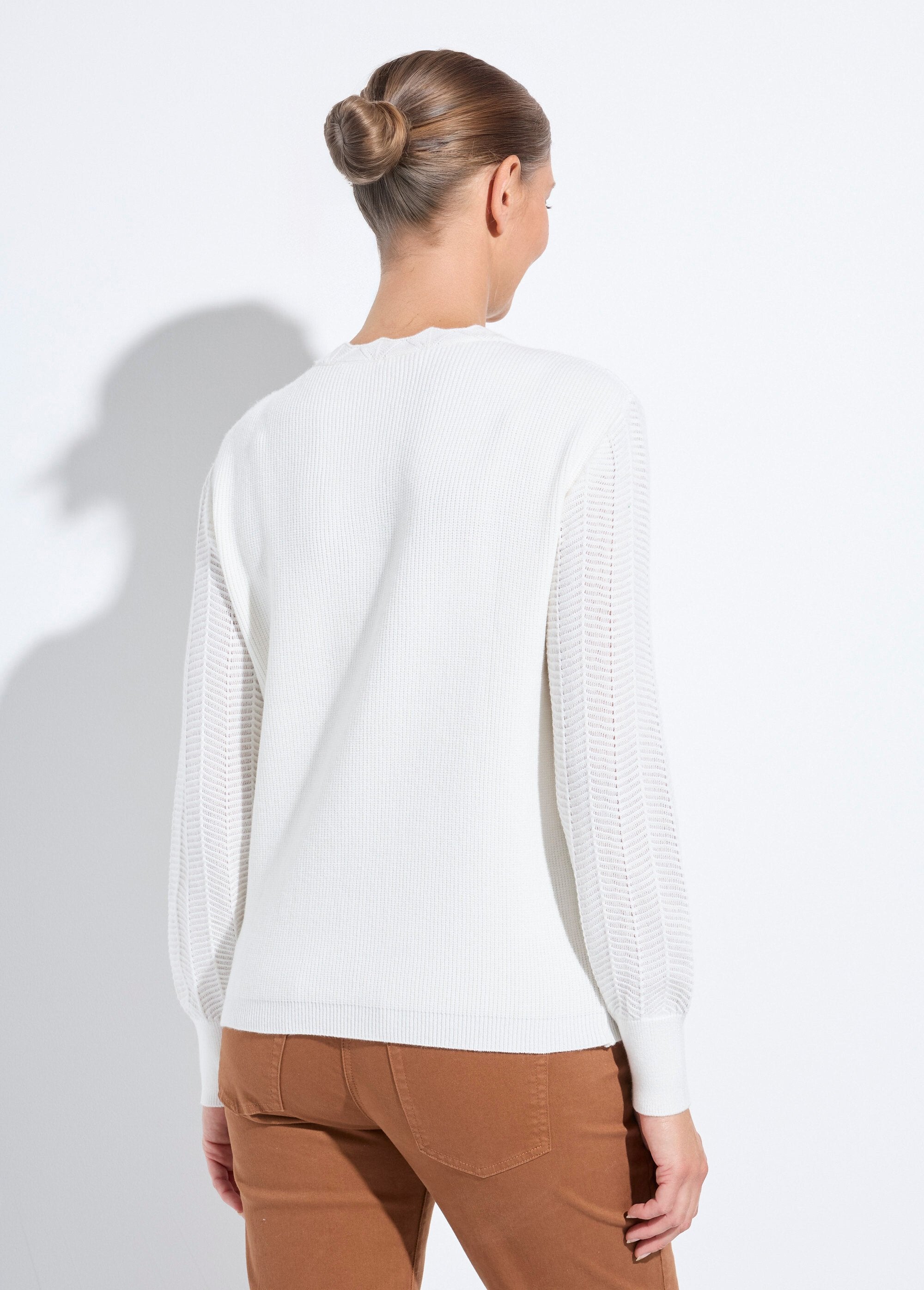 Morbido_maglione_a_maniche_lunghe_con_scollo_rotondo_Ecru_DO1_slim