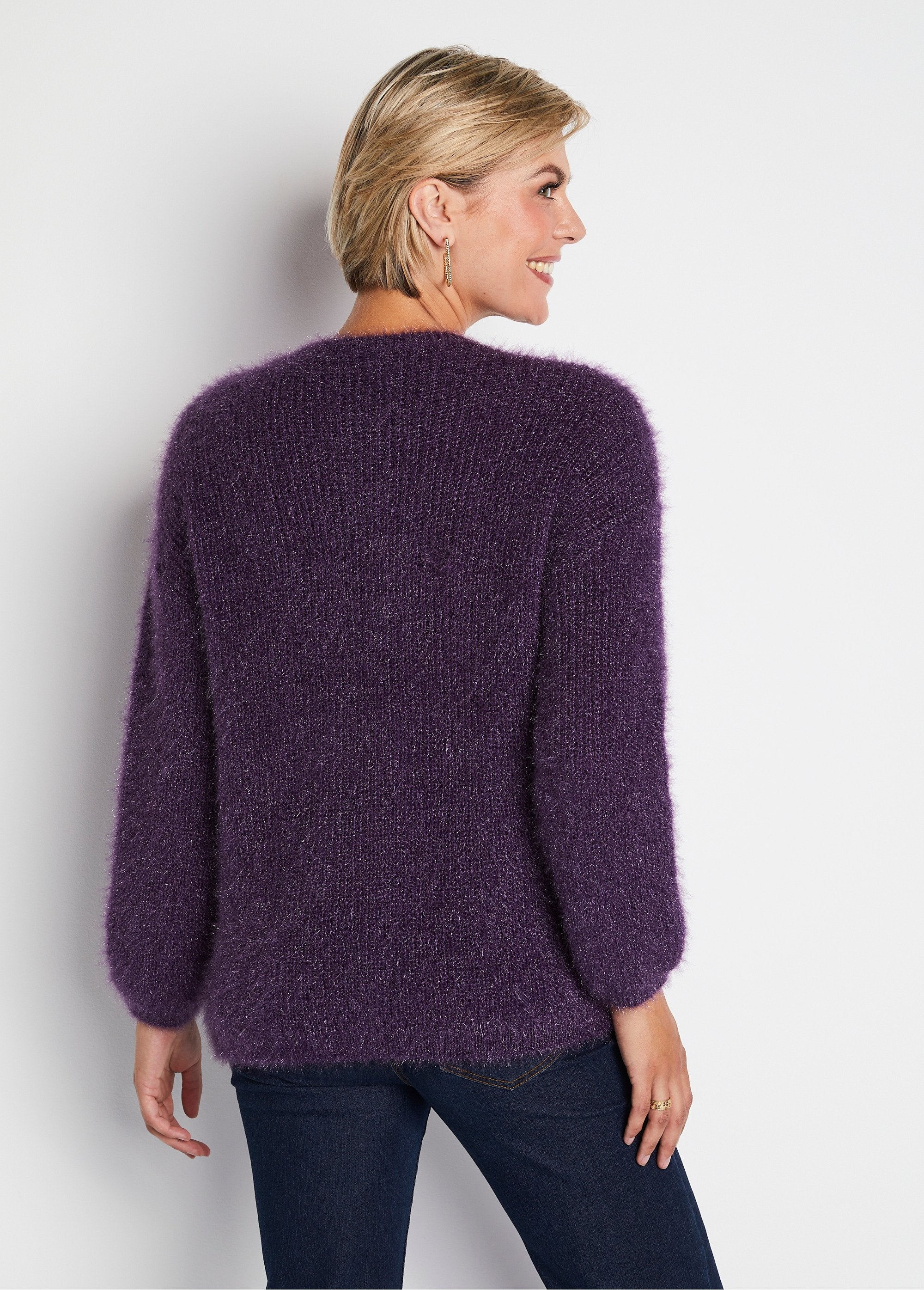 Maglia_morbida_a_blocchi_di_colore_Ribes_nero_ed_ecru_DO1_slim