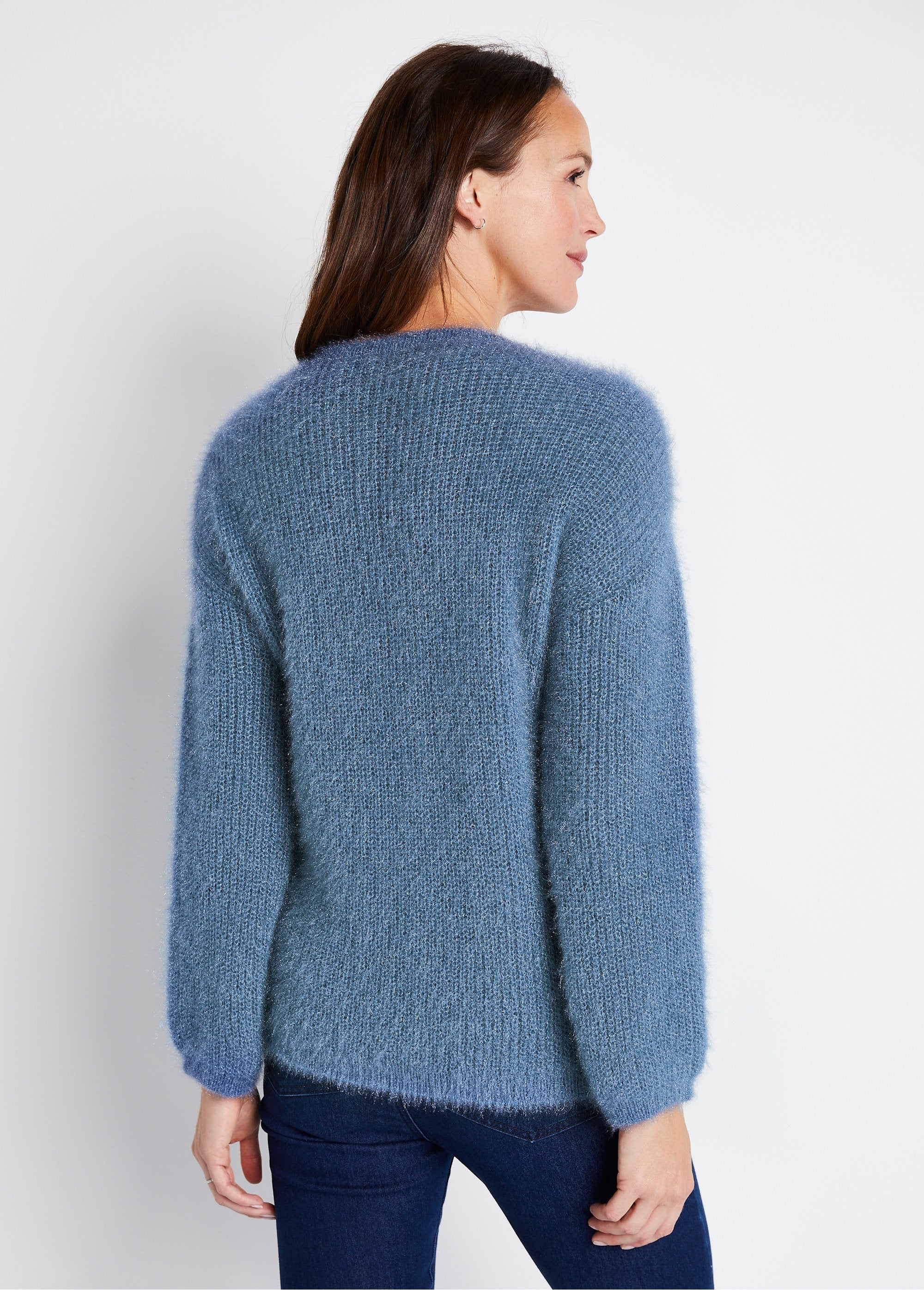 Maglia_morbida_a_blocchi_di_colore_Blu_ed_ecru_DO1_slim