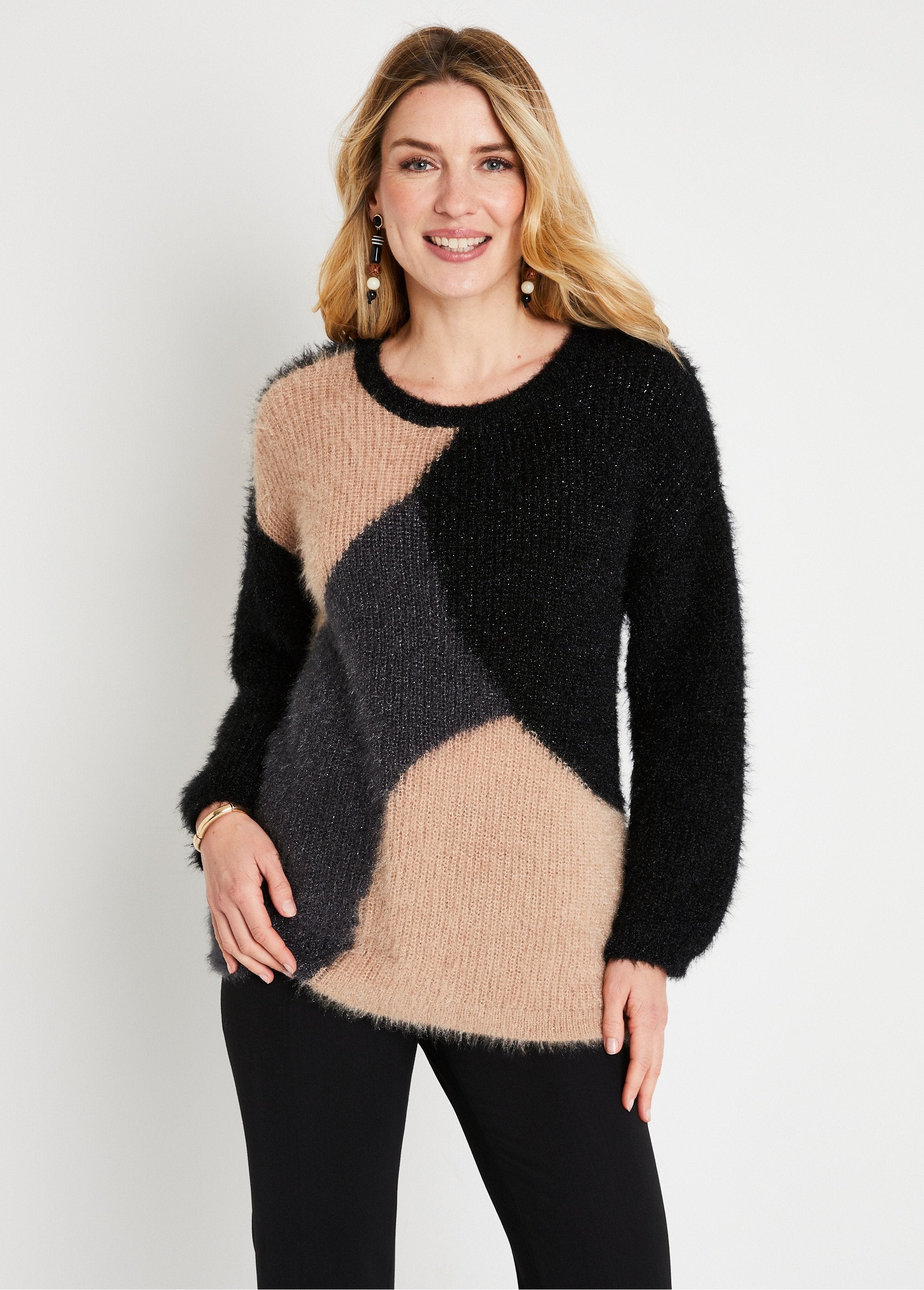 Morbido_maglione_in_maglia_colorblock_Noir_et_beige_FA1_slim
