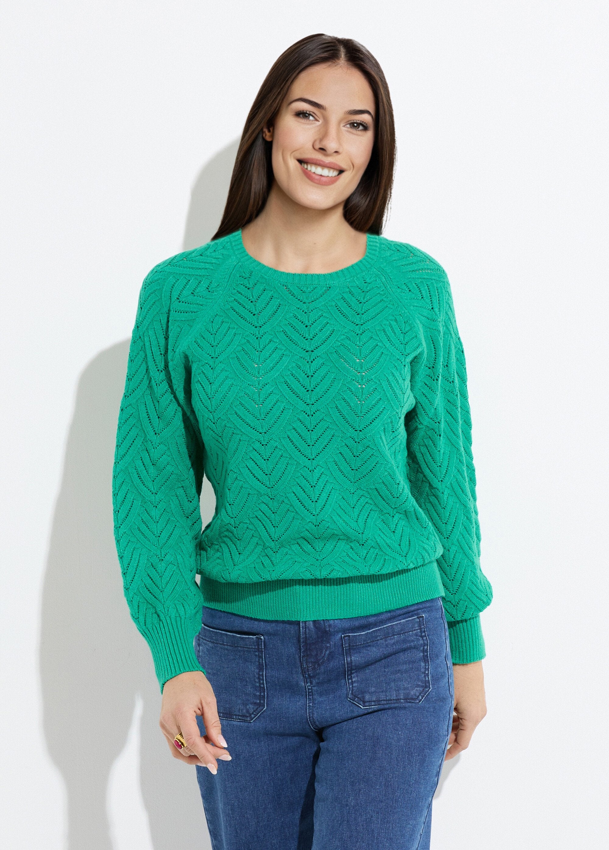 Morbido_maglione_corto_tinta_unita_con_scollo_rotondo_Vert_FA1_slim