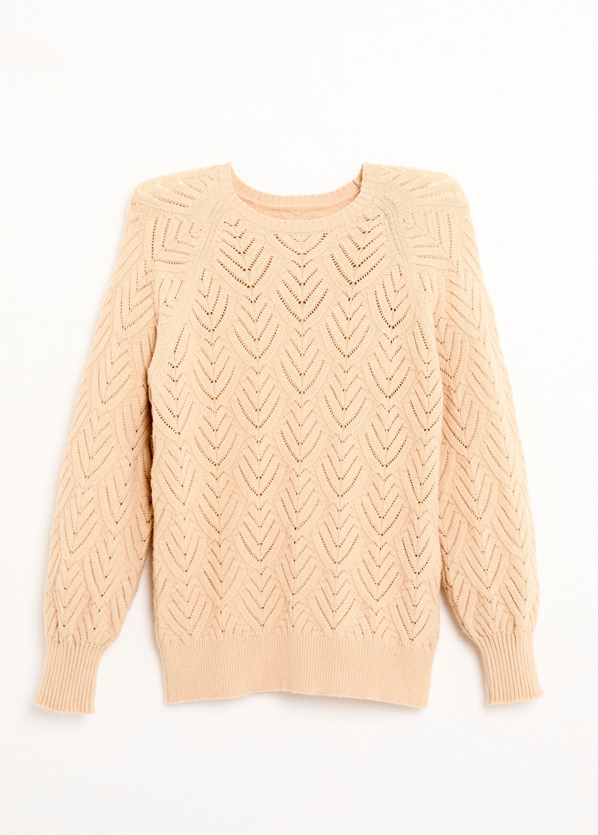 Morbido_maglione_corto_tinta_unita_con_scollo_rotondo_Beige_AP1_slim