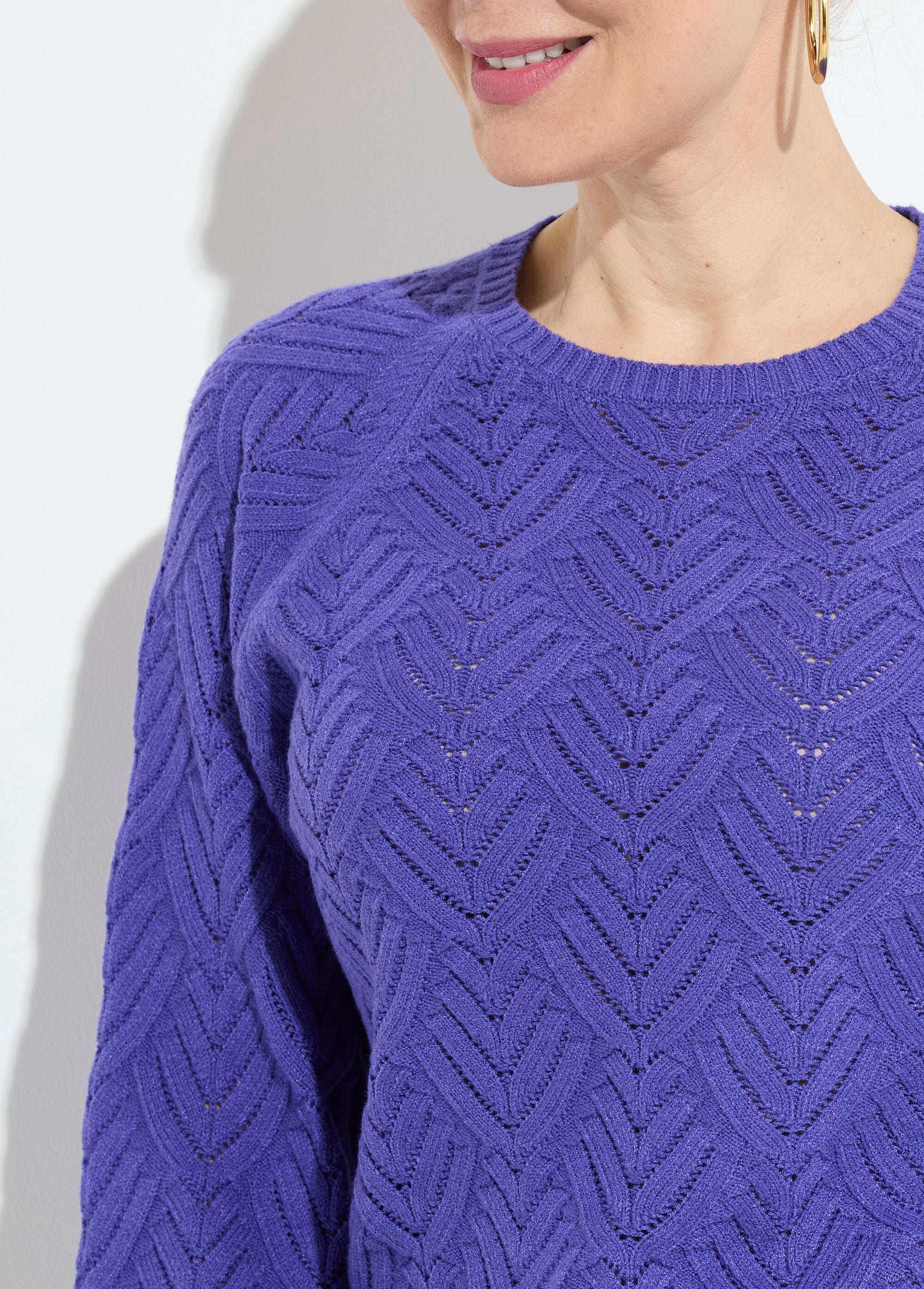 Morbido_maglione_corto_tinta_unita_con_scollo_rotondo_Violet_DE1_slim