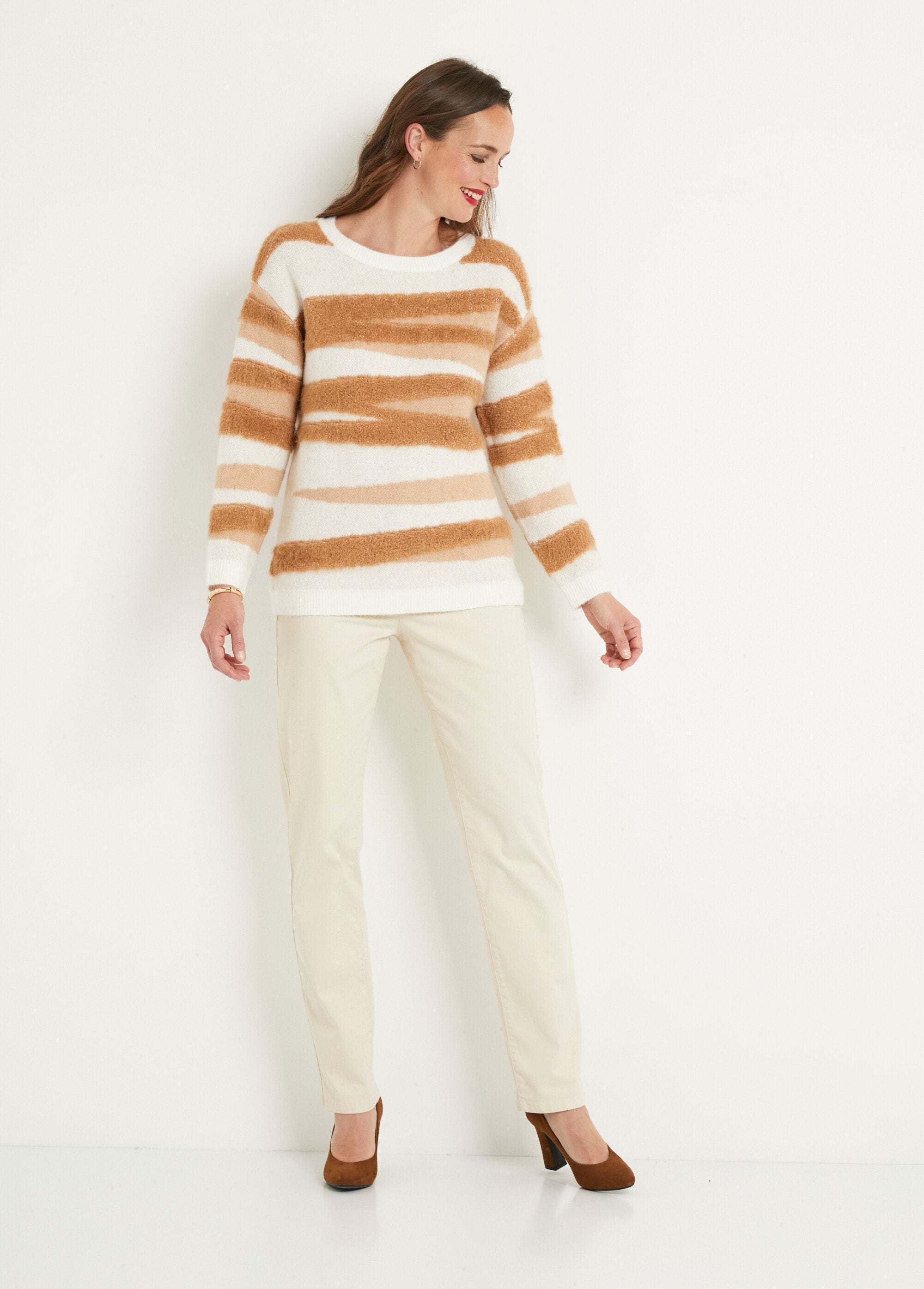 Morbido_maglione_jacquard_con_scollo_rotondo_Ecru_et_beige_SF1_slim