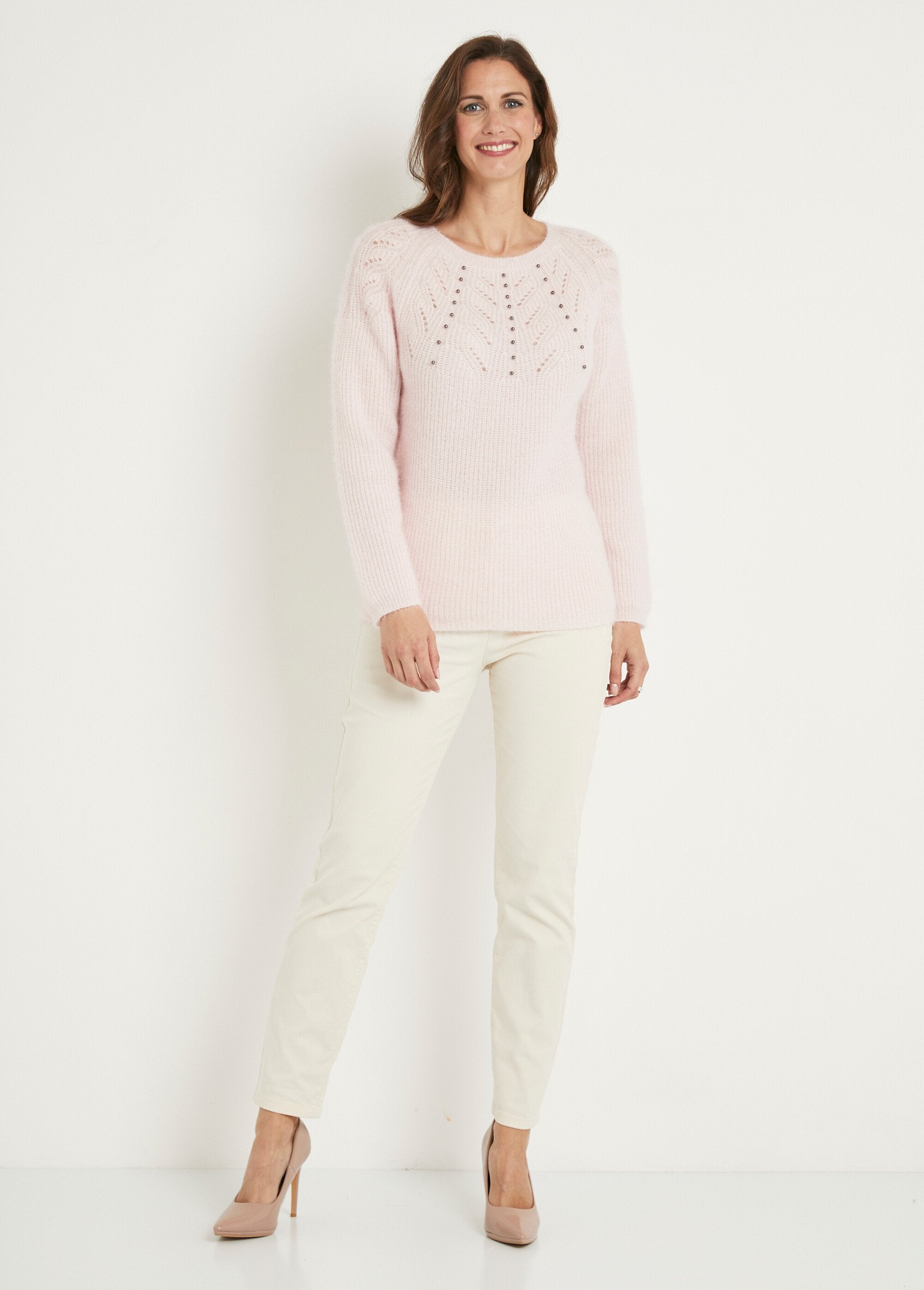 Maglia_in_morbida_pelliccia_con_collo_rotondo_traforato_di_perline_Rose_SF1_slim